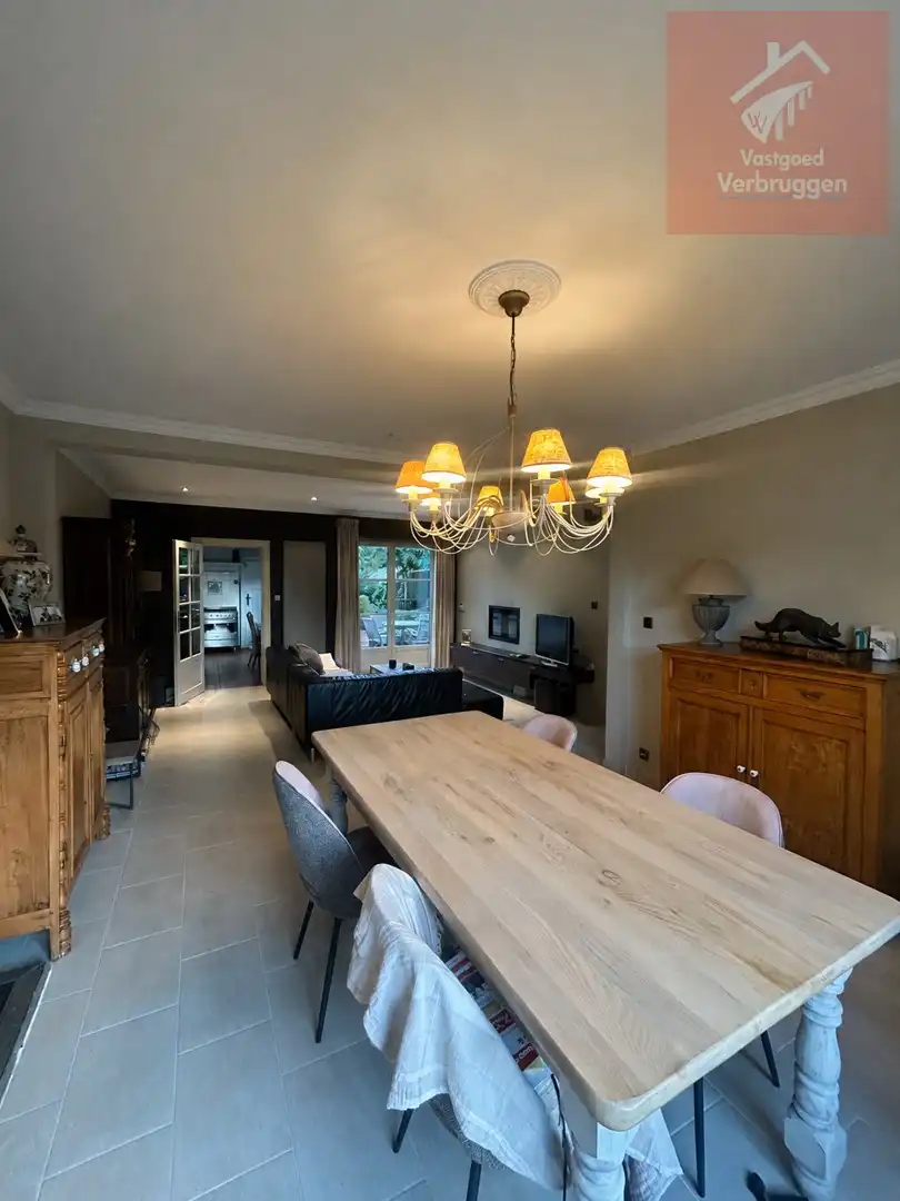 Woning met 2 slaapkamers, garage en tuin foto 3