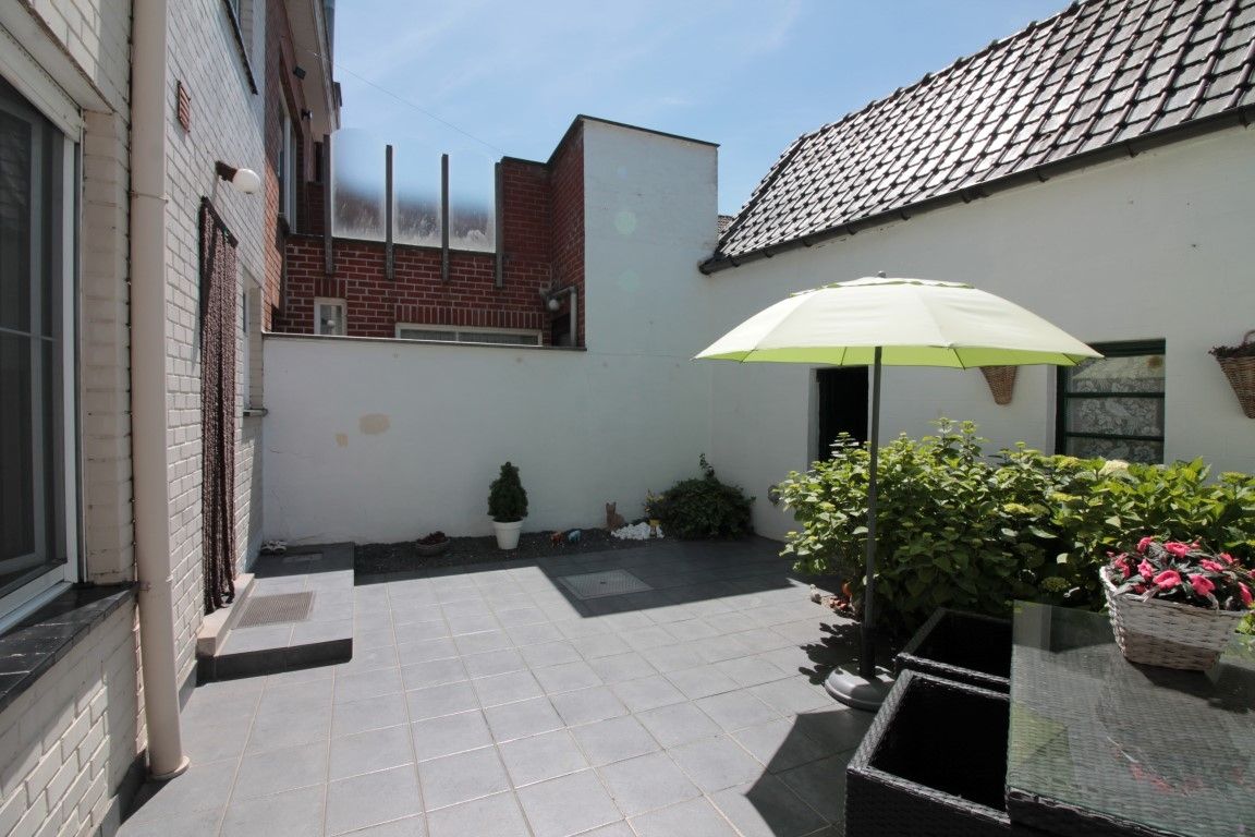 Zeer charmante rijwoning foto 17