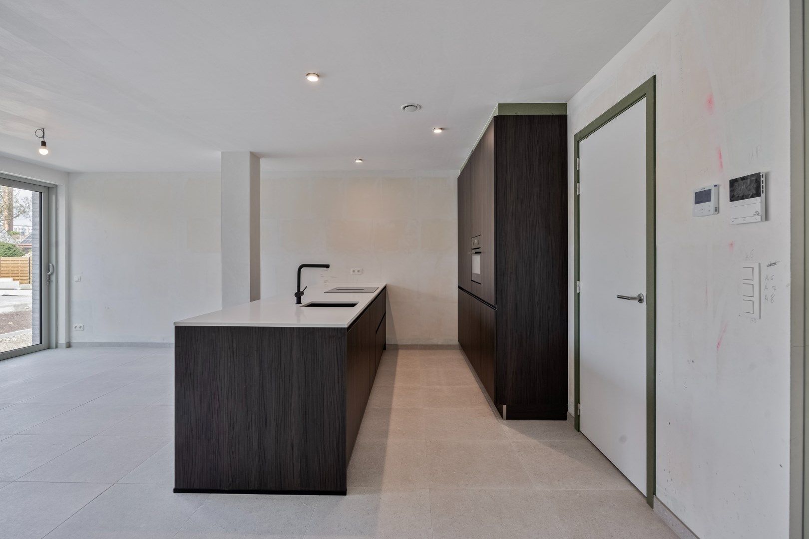 Luxueus gelijkvloers 3-slaapkamerappartement met tuin en terras! 6% BTW mogelijk  foto 14