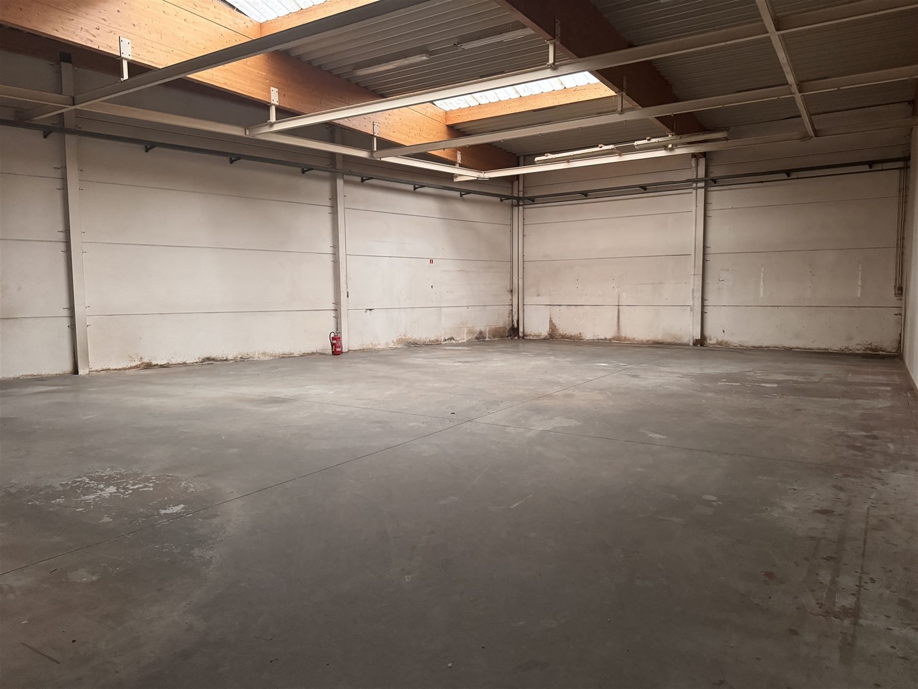 Multifuncitonele loods te huur - 1725m² foto 8