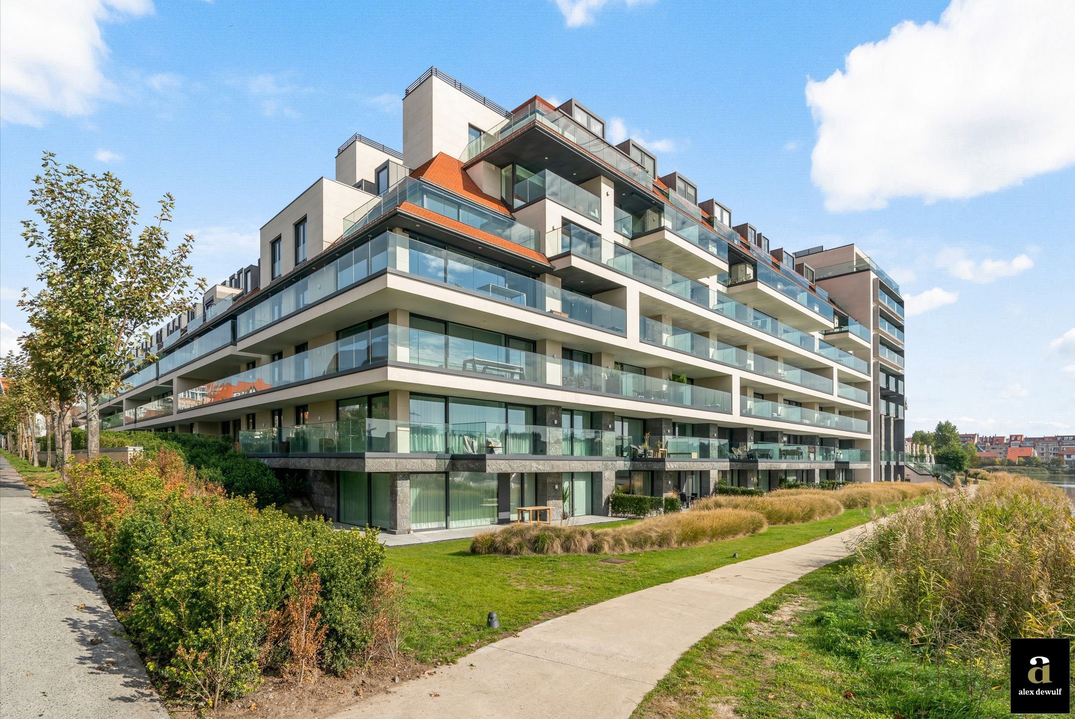 Hoekappartement met veel privacy in La Rive / La Réserve [Elizabetlaan]. foto 2