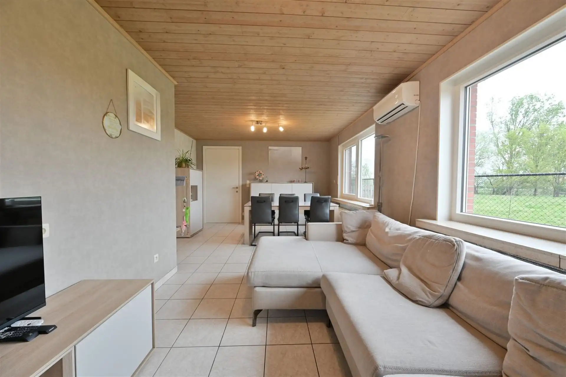 Hoofdfoto van de publicatie: Zeer rustig gelegen laagbouwwoning, 3 slaapkamers, instapklaar op een perceel van 790m²