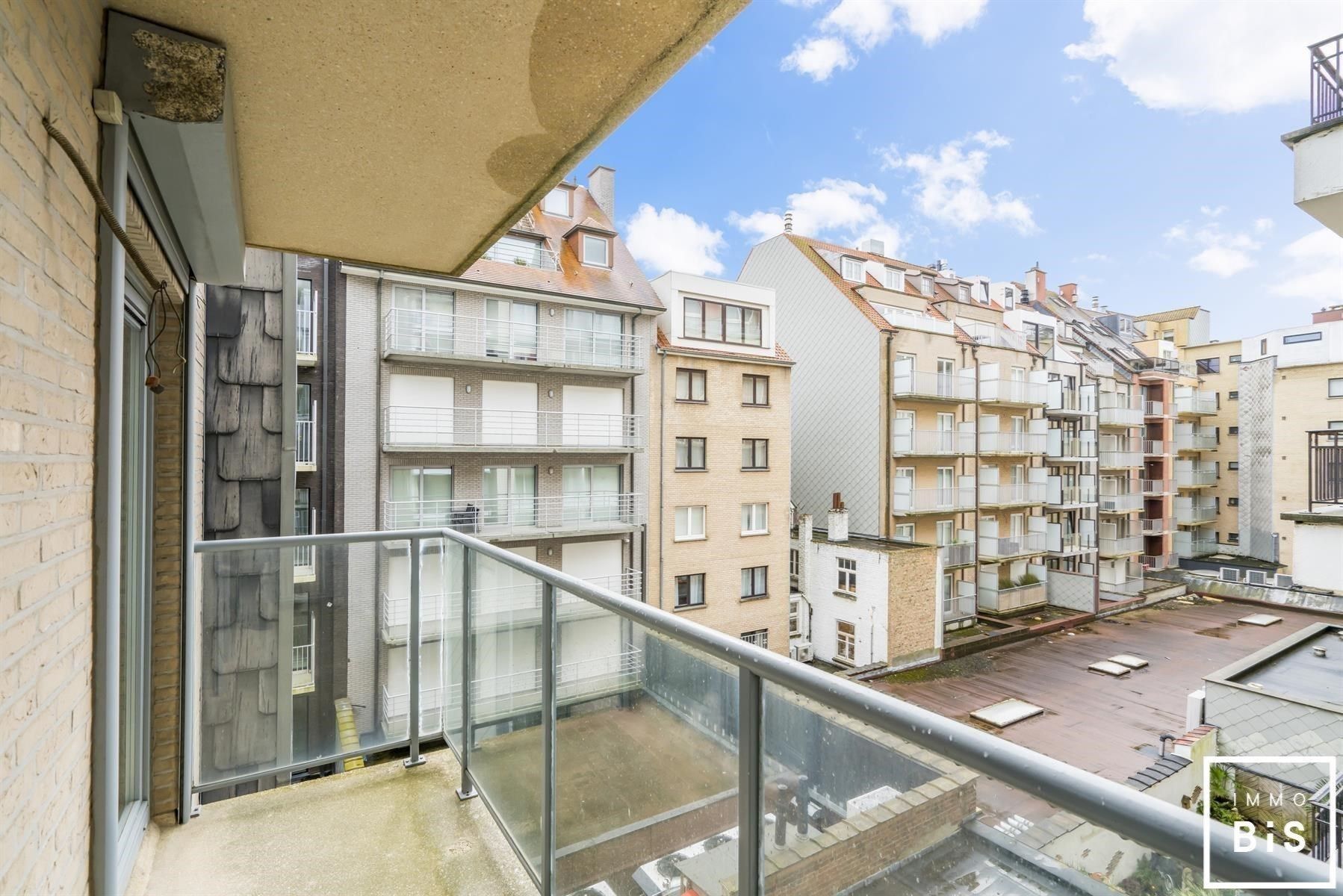 Mooi gemeubeld 3 slaapkamer appartement gelegen op een boogscheut van de Zeedijk in het Zoute foto 11