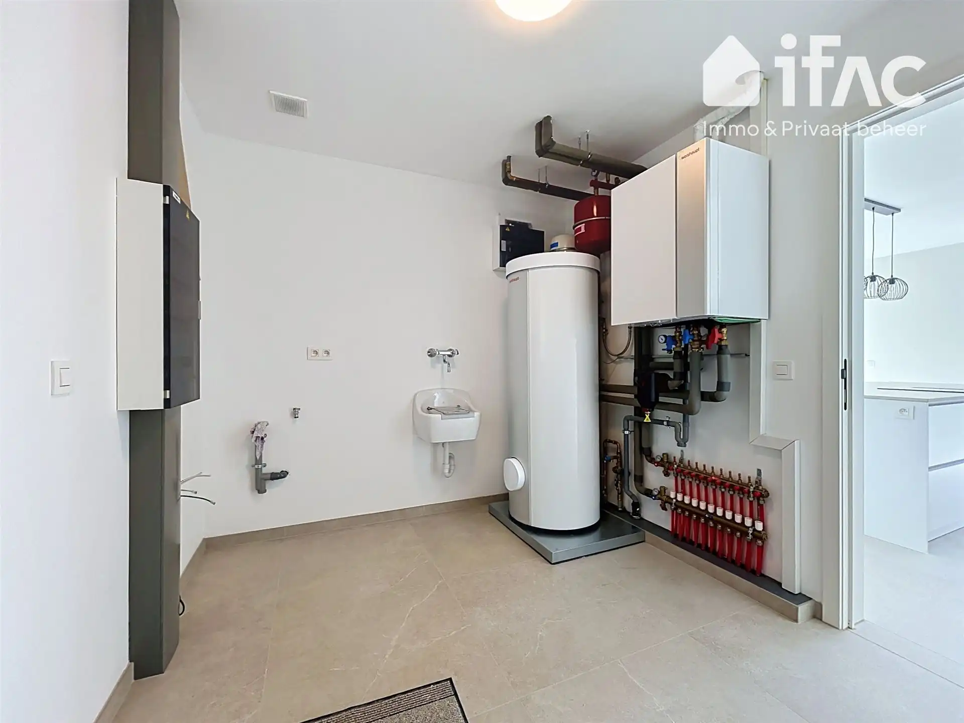 Rustig gelegen volledig gerenoveerde woning foto 12