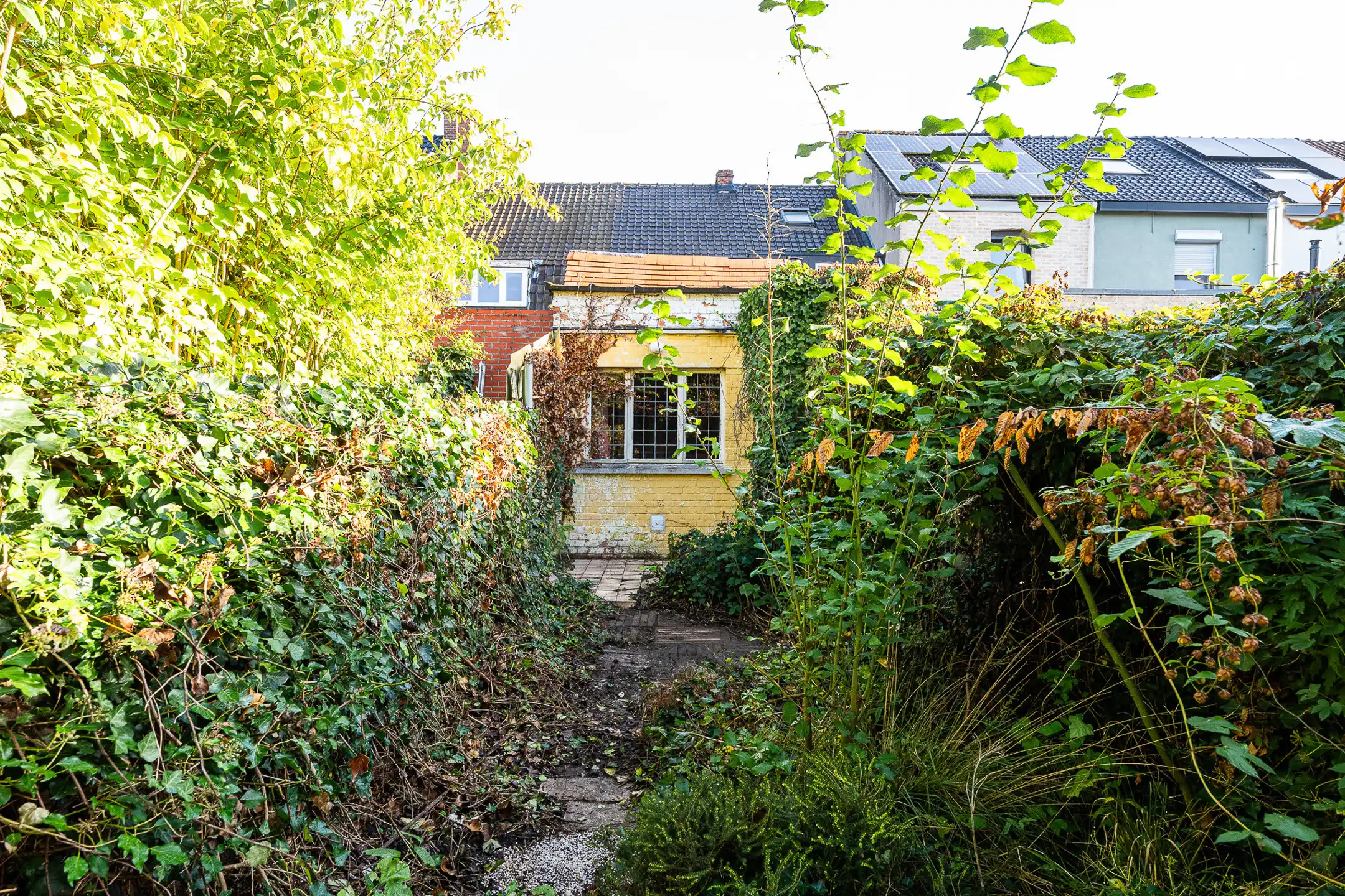 Ontdek deze te renoveren woning met 4 slaapkamers te Mariakerke! foto 27