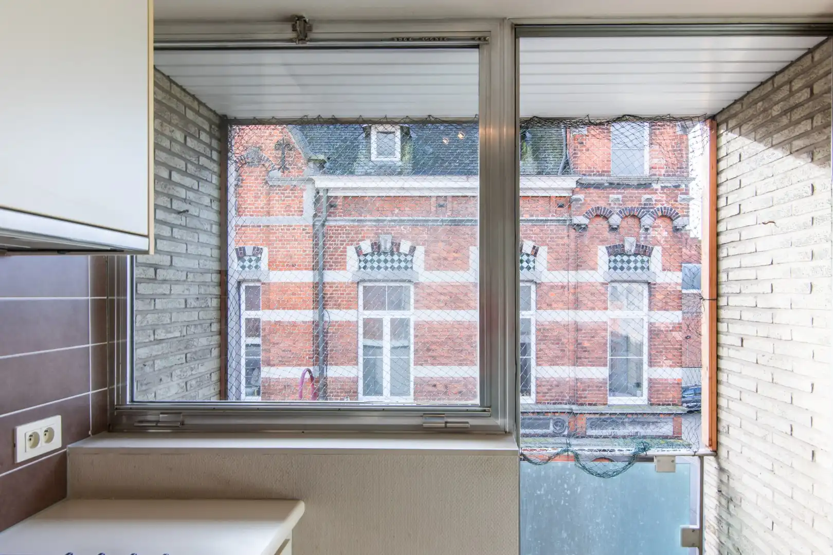 Lichtrijk appartement in hartje Izegem foto 5