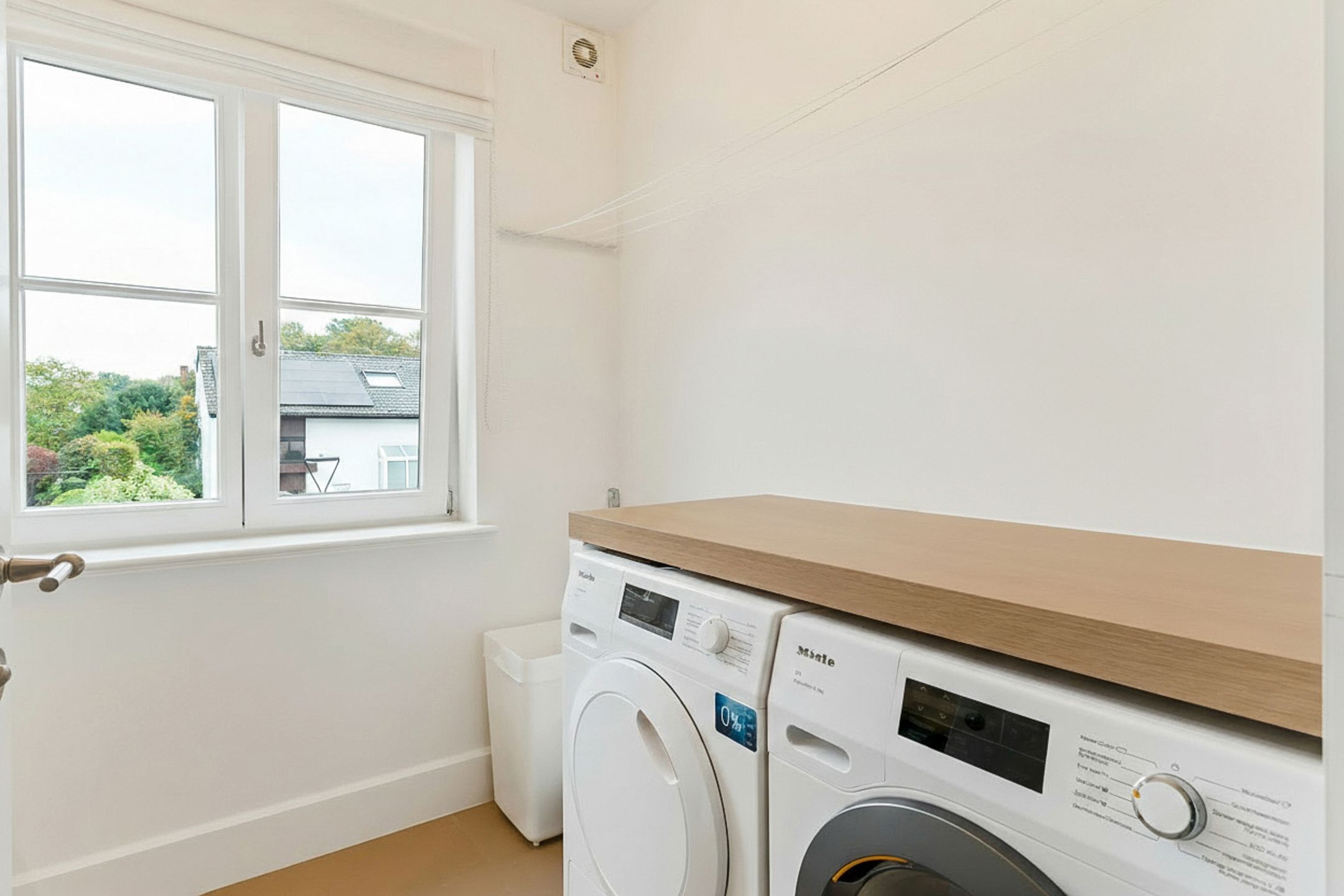Uitzonderlijk mooie en recente woning op schitterend perceel foto 13