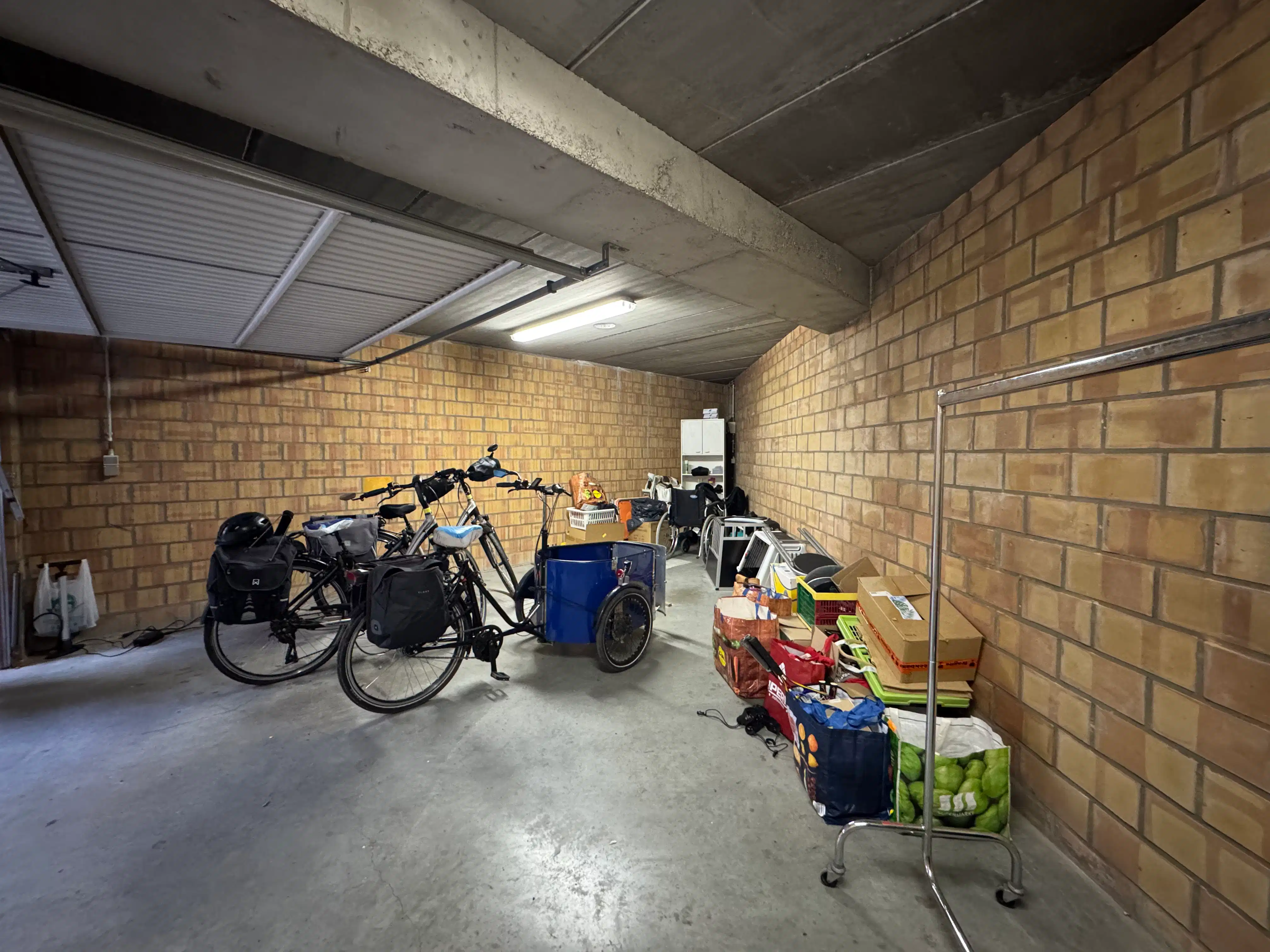 Garagebox 32m² op centrale legging foto 4