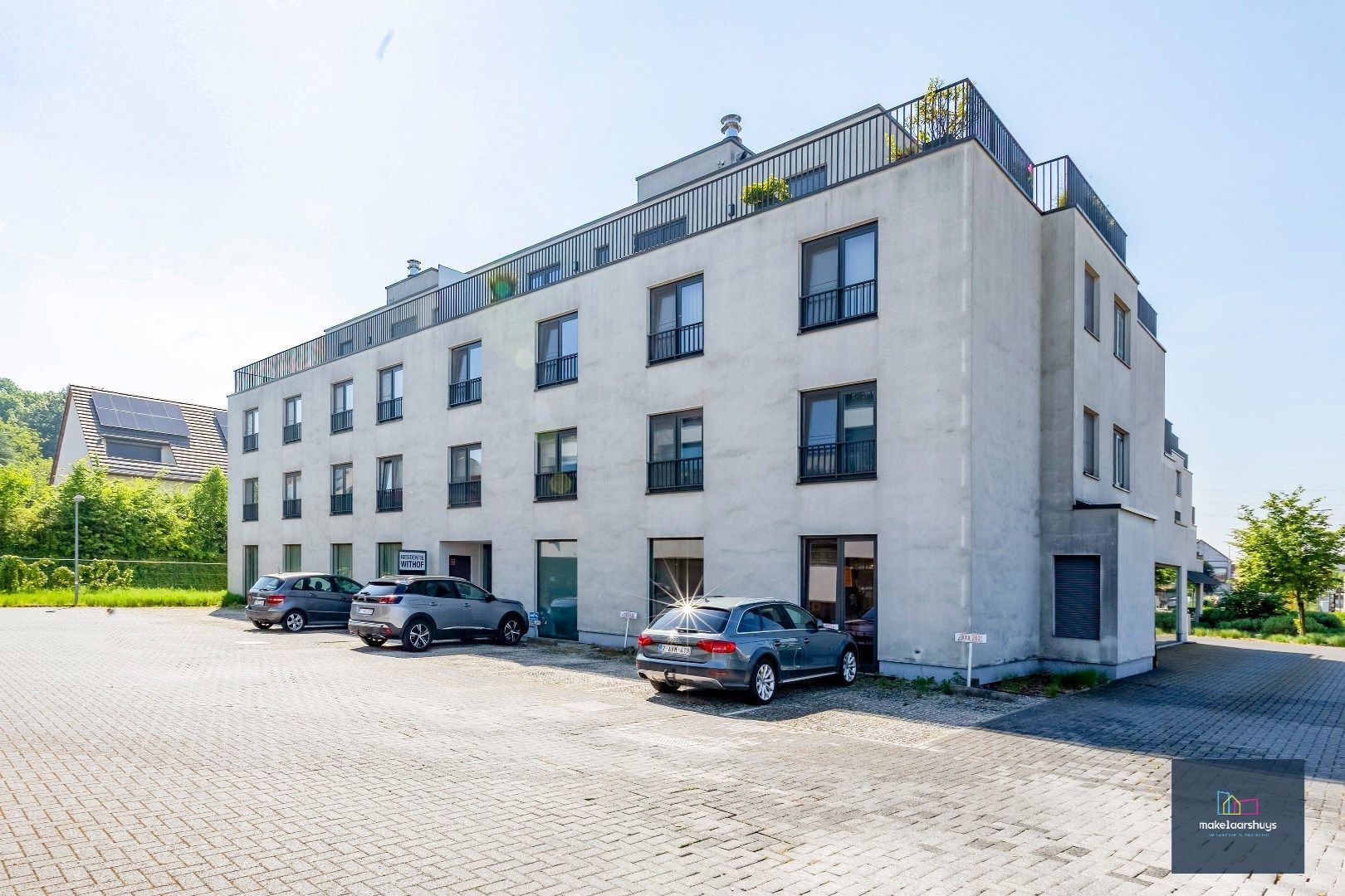 2-slpk app met terras, staanplaast en garagebox nabij centrum Merelbeke  foto {{pictureIndex}}