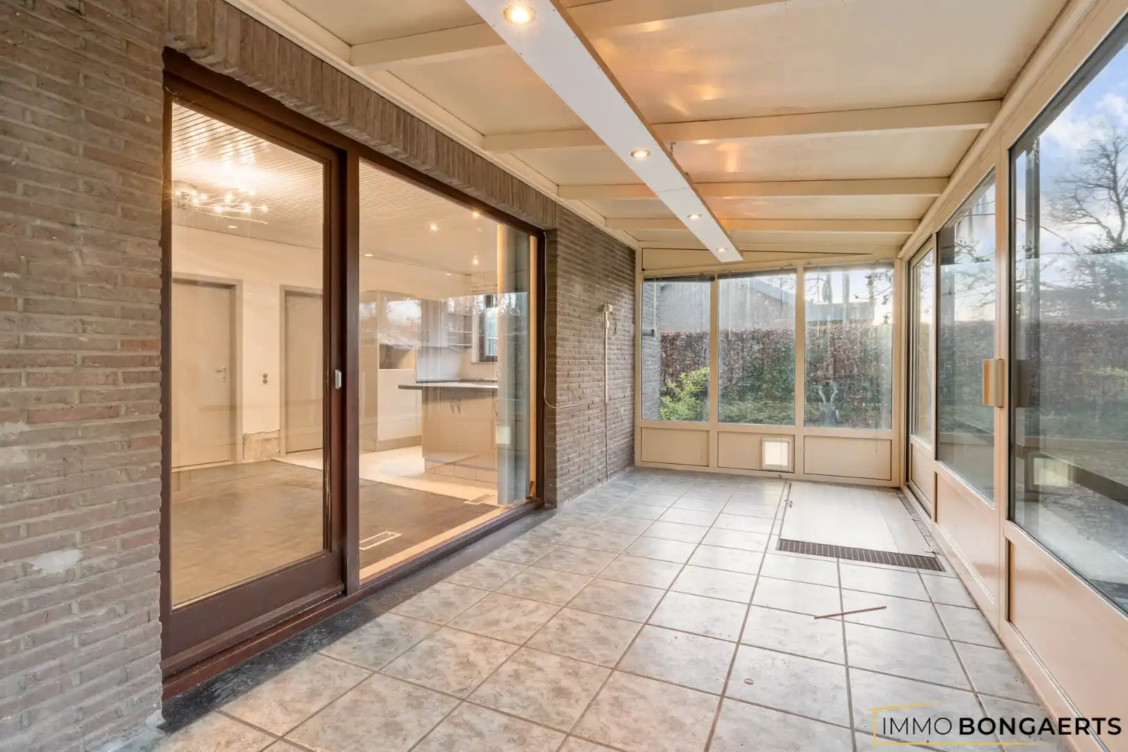 Gelijkvloerse woning met polyvalent bijgebouw foto 8