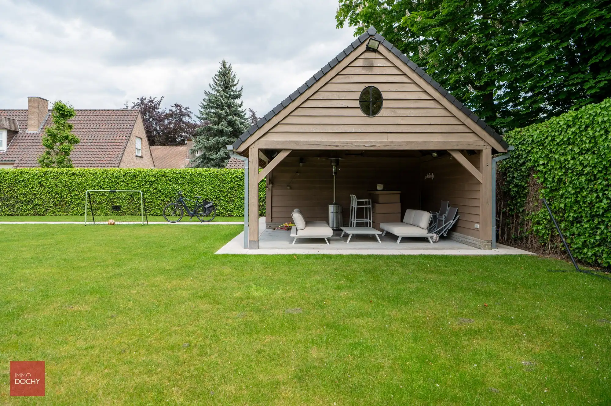Centraal gelegen recente LUXE - VILLA met praktijkruimte in groene omgeving | Hernieuwenstraat foto 18