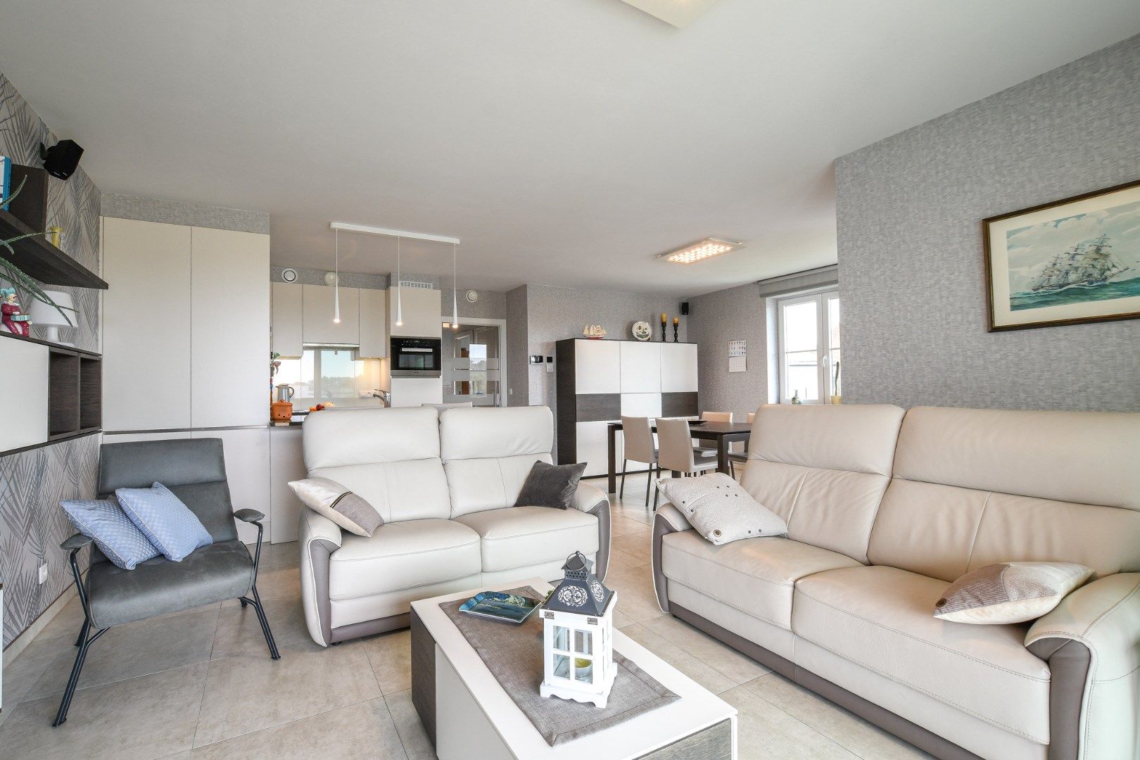 Modern 2-slaapkamerappartement met terras nabij duinen en strand, De Haan foto 3