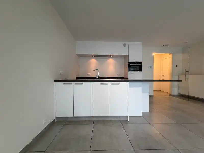 Gelijkvloers appartement met terras en tuintje op een uitstekende locatie in het centrum van het charmante Veurne! foto 5