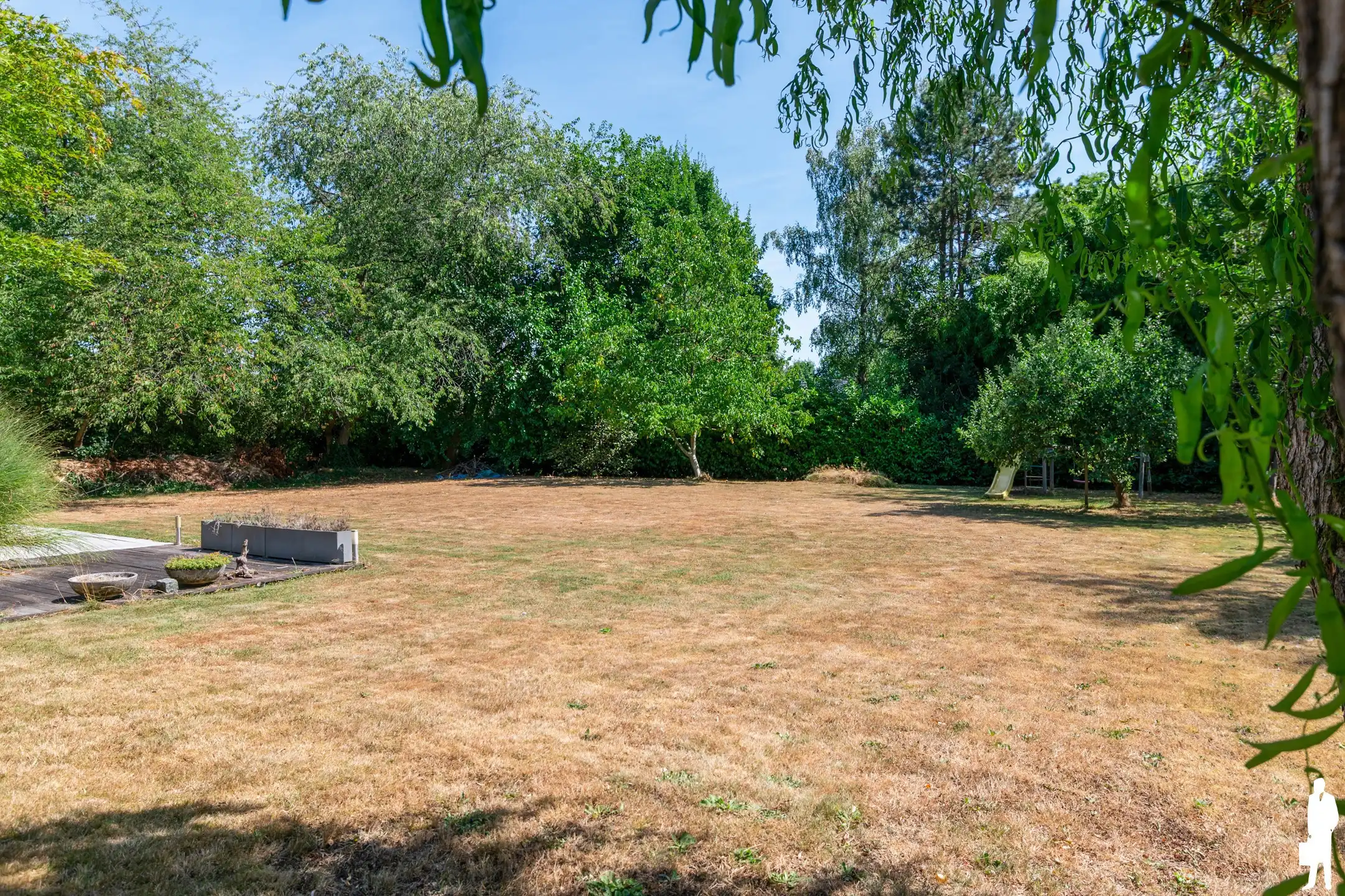Welgelegen te renoveren villa met 5-7 slpks en 2 badks foto 3