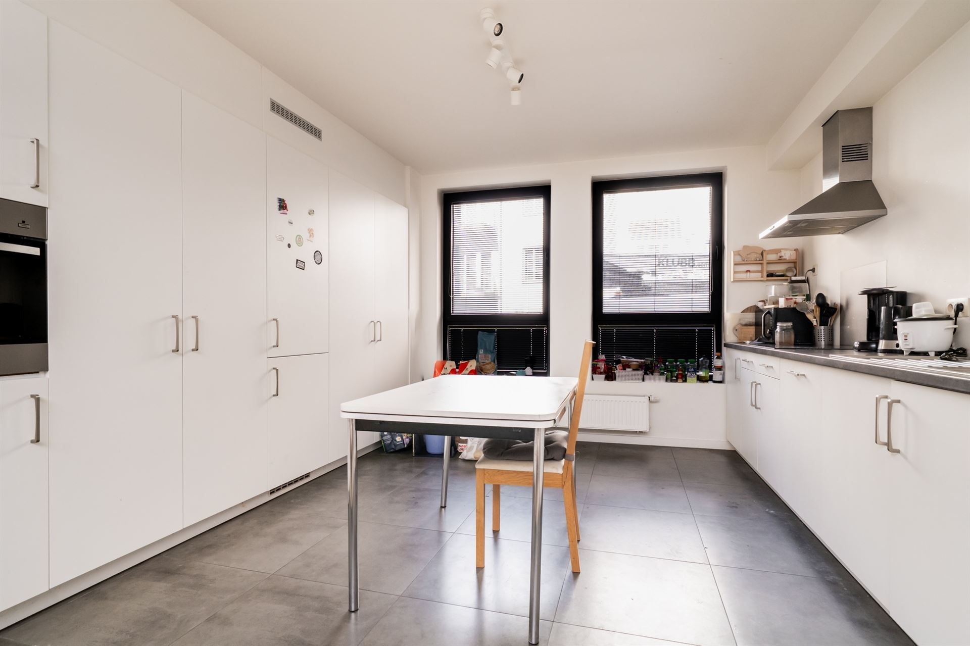 Prachtig, recent 3 slaapkamer duplex appartement met private tuin van 50m² foto 13