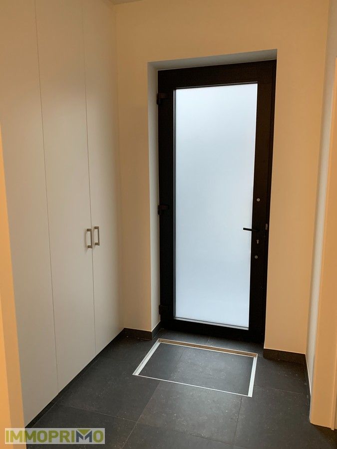 Nieuwbouw Praktijkruimte met Duplex Appartement (3 Slaapkamers) en Tuin foto 9