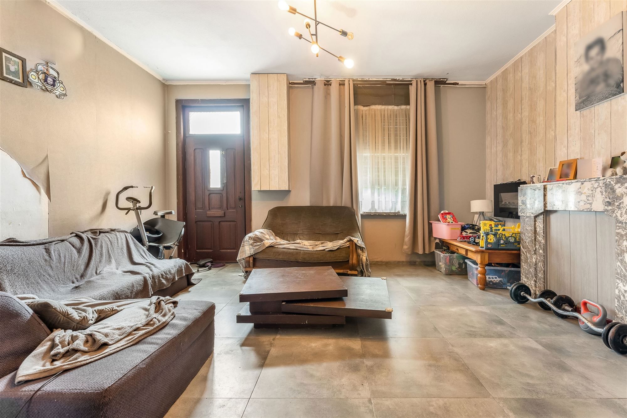 TE RENOVEREN WONING OP 12A86CA MET  RUSTIGE DOCH CENTRALE LIGGING IN STAL foto 4