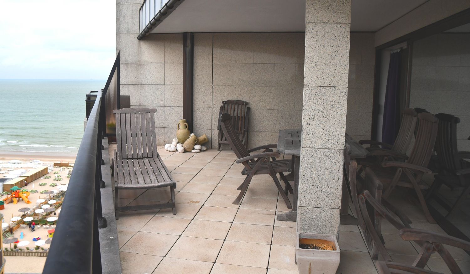 Instapklaar één slaapkamer appartement met prachtig zongericht terras en zijdelings zeezicht foto 25