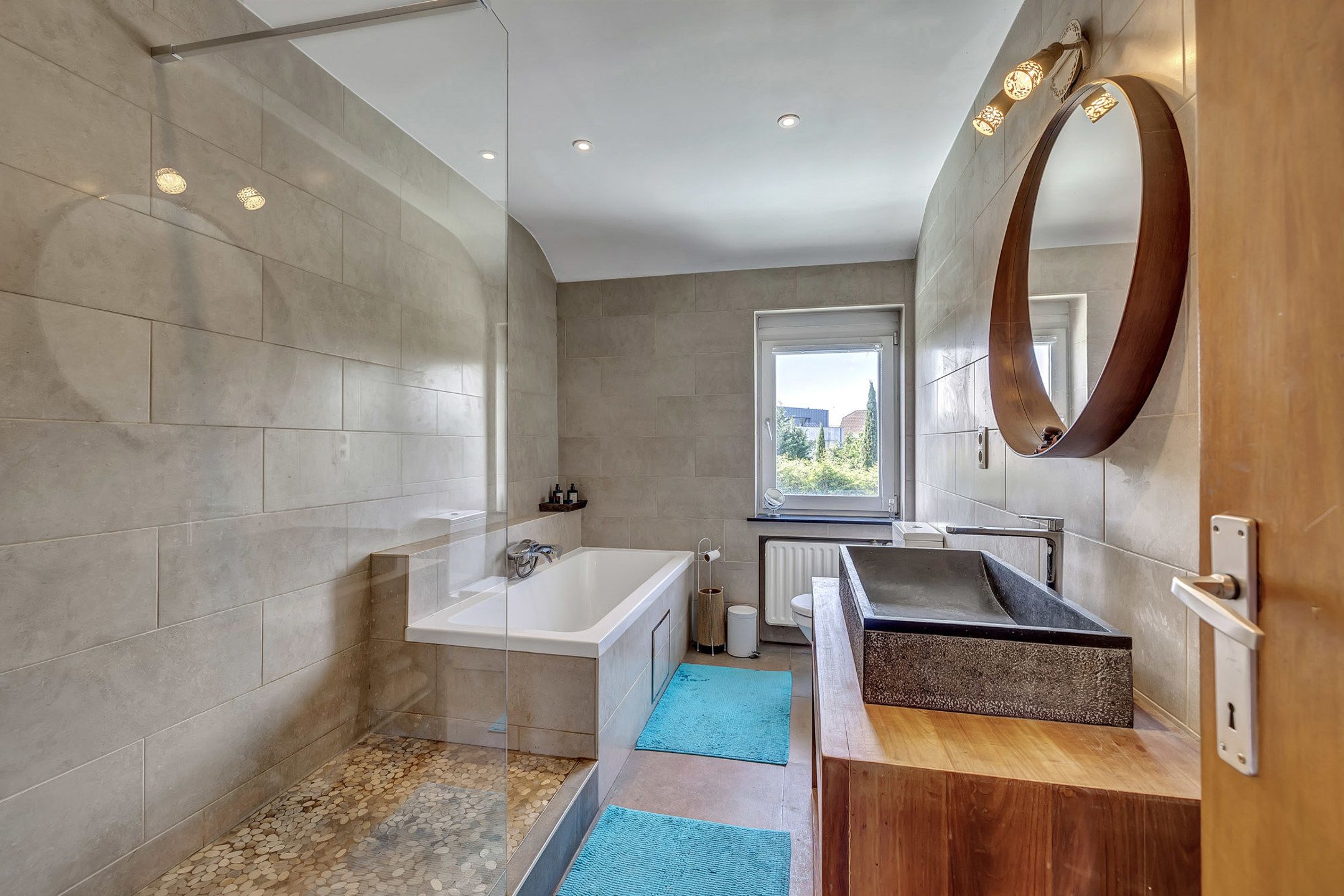 Prachtige woning 5 slaapkamers met uitstekende mobiliteitscore foto 11