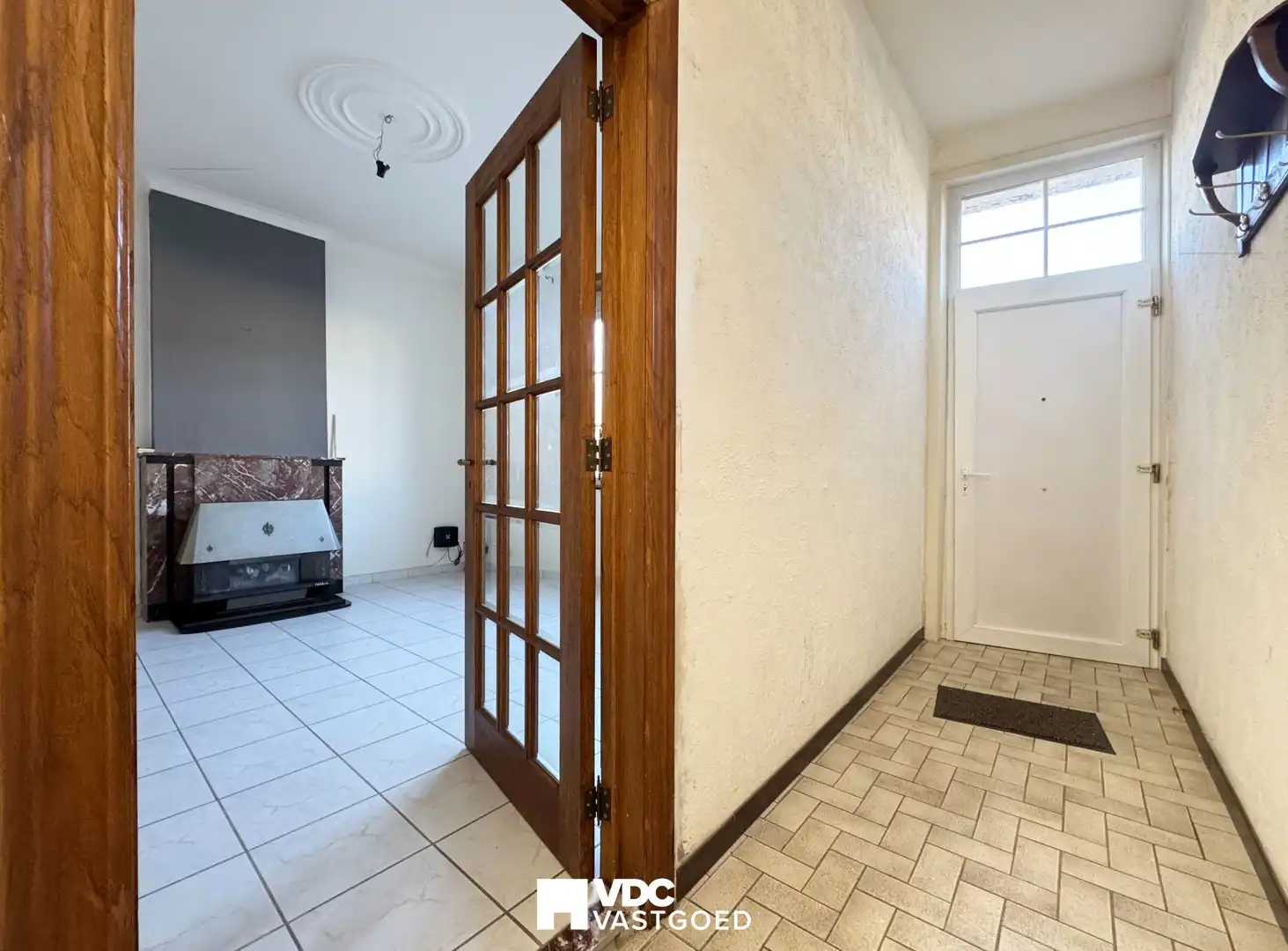 Te renoveren stadswoning met potentieel in centrum Borgloon foto 6