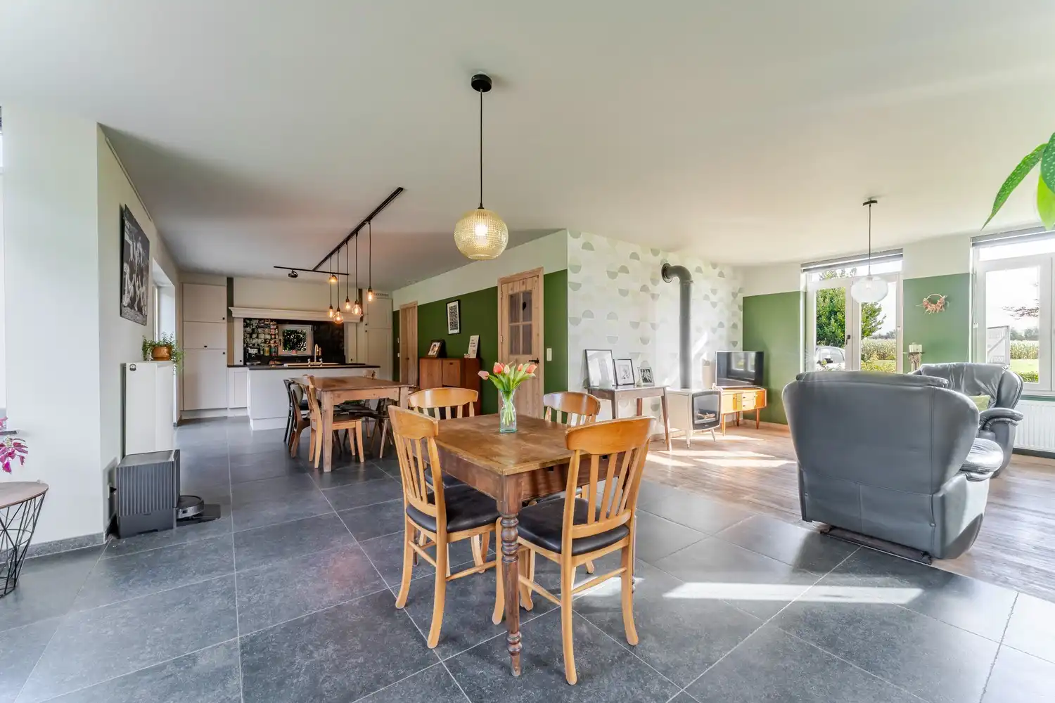 Prachtige woning met landelijk karakter te Wielsbeke. foto 10