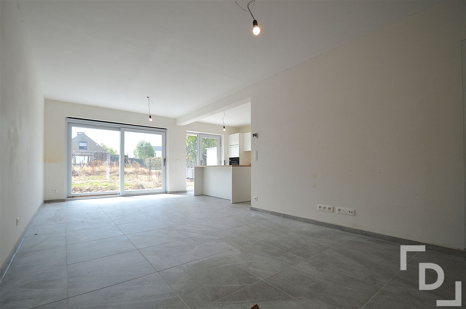 Nieuwbouwwoning met carport te huur in Wijtschate. foto 2