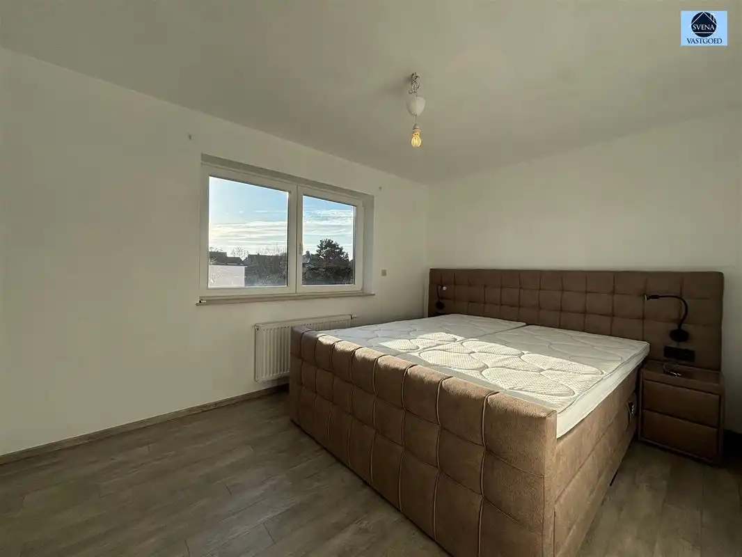 RUSTIG GELEGEN OPEN BEBOUWING MET 3 SLAAPKAMERS EN GARAGE foto 8