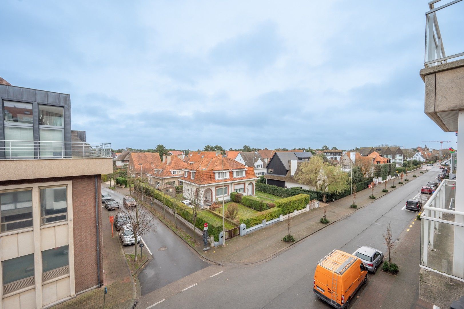 Investeringspand te koop ideaal gelegen te Knokke met prachtige zichten op de villa's van Knokke. foto 7