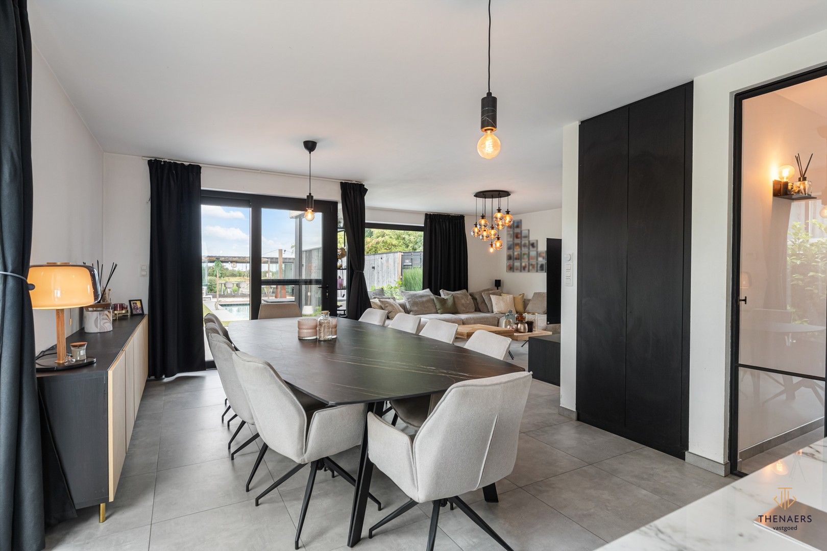 RECENTE MODERNE WONING MET ZWEMBAD & OPTIONEEL AAN TE KOPEN WEIDE VAN 1HA. foto 6