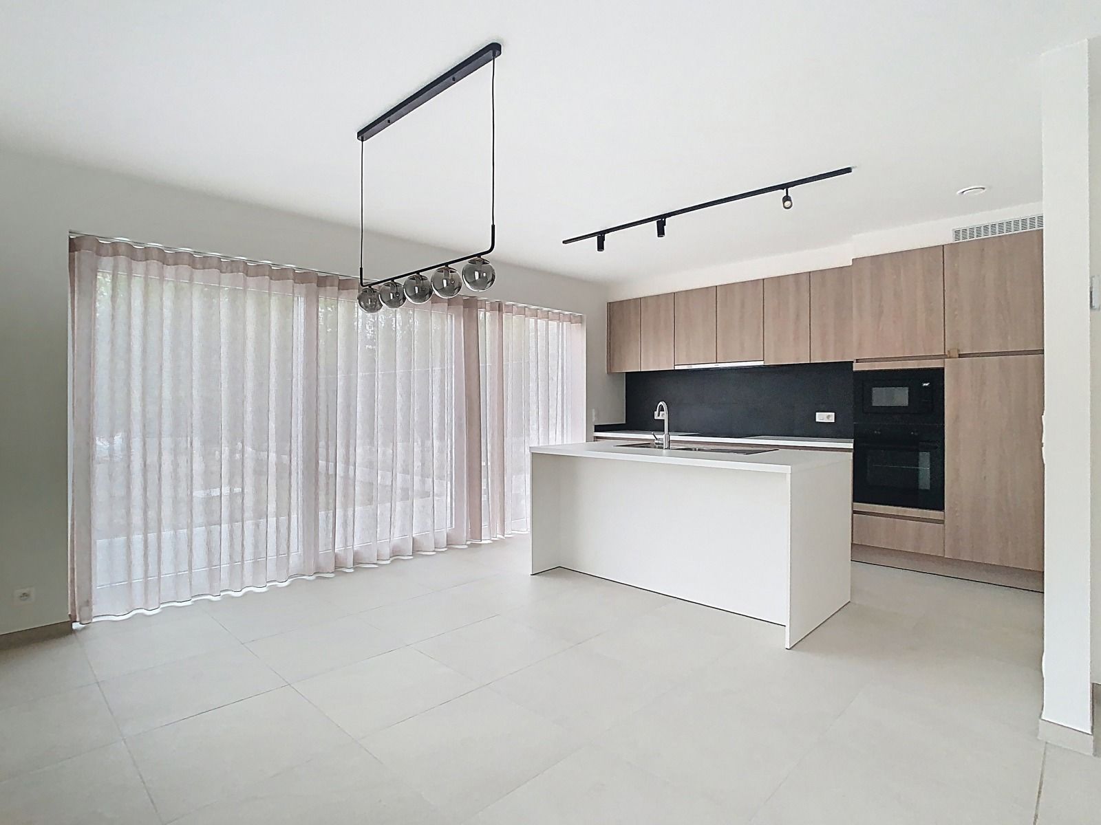  Moderne Nieuwbouwwoning (HOB) met 3 SLPK, Tuin én Carport! foto 4