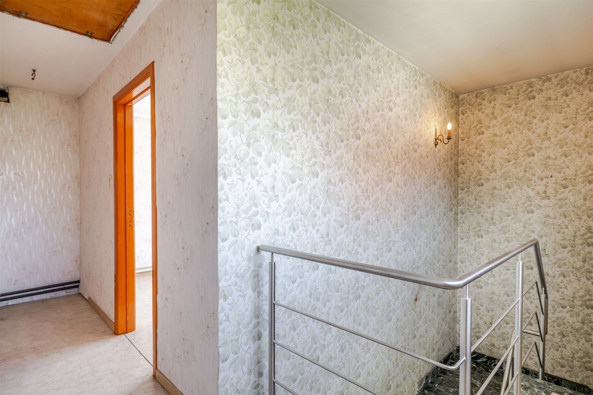 Halfopen renovatiewoning met  verdere mogelijkheden in centrum Wetteren foto 16