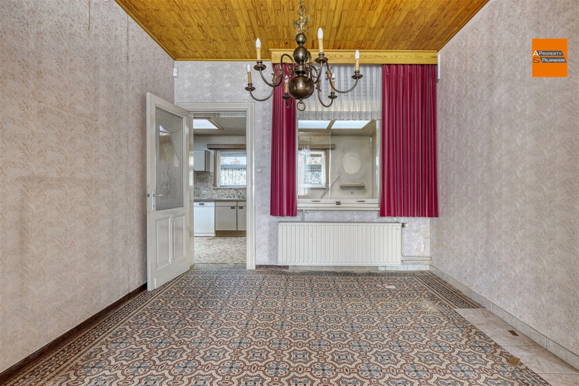 Ruime woning met potentieel in een rustige en groene omgeving foto 5