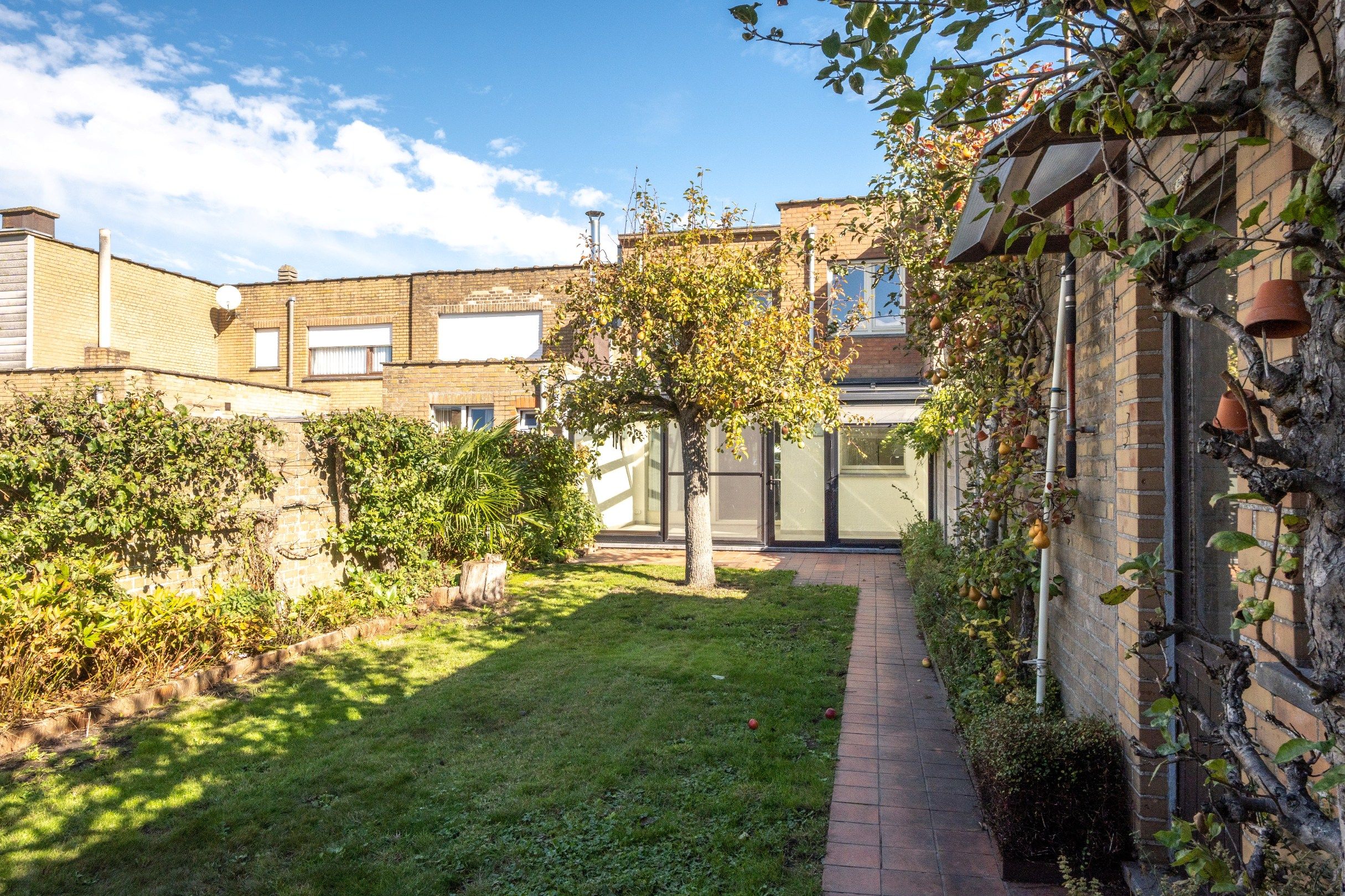 Ruime woning met 3 garages en tuin te Knokke foto 11