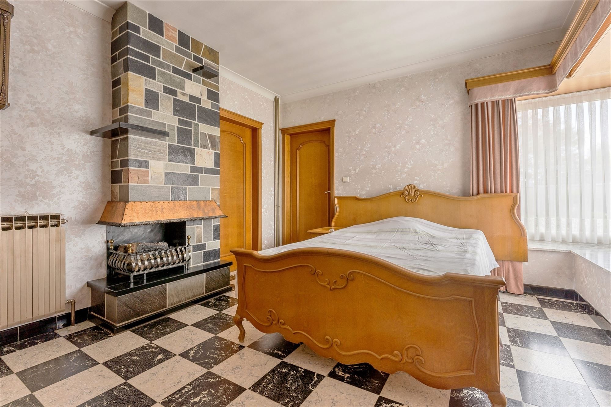 OP TE FRISSEN WONING MET 3 SLAAPKAMERS GELEGEN OP EEN PERCEEL VAN 4A89CA TE PAAL foto 7