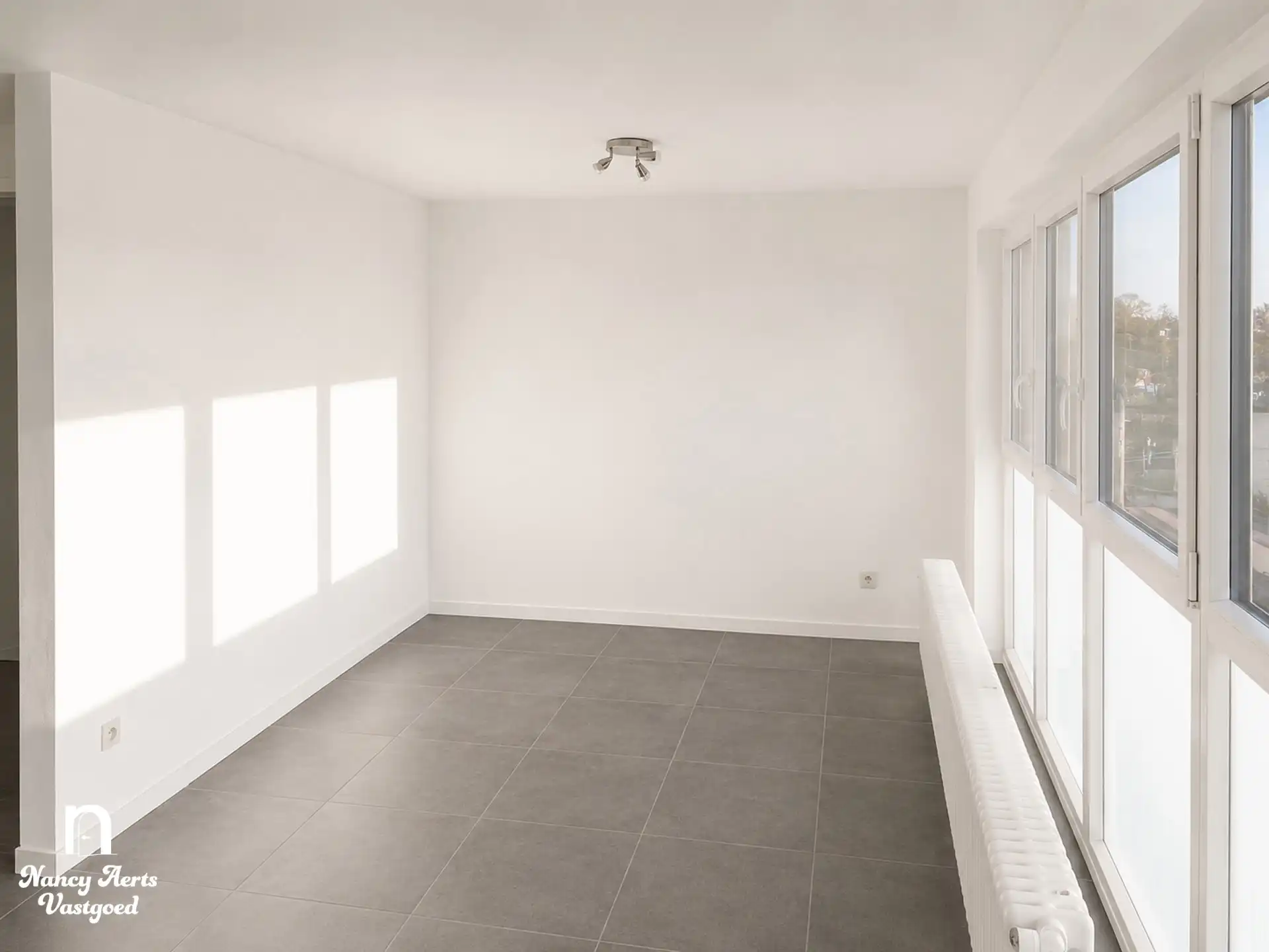 Instapklaar appartement met garage op centrale ligging foto 16