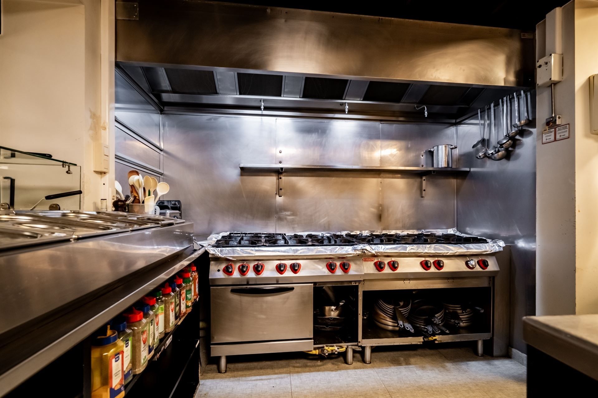 GEMENGD OPBRENGSTEIGENDOM MET HORECA - APPARTEMENTEN EN BUSINESSFLATS foto 4