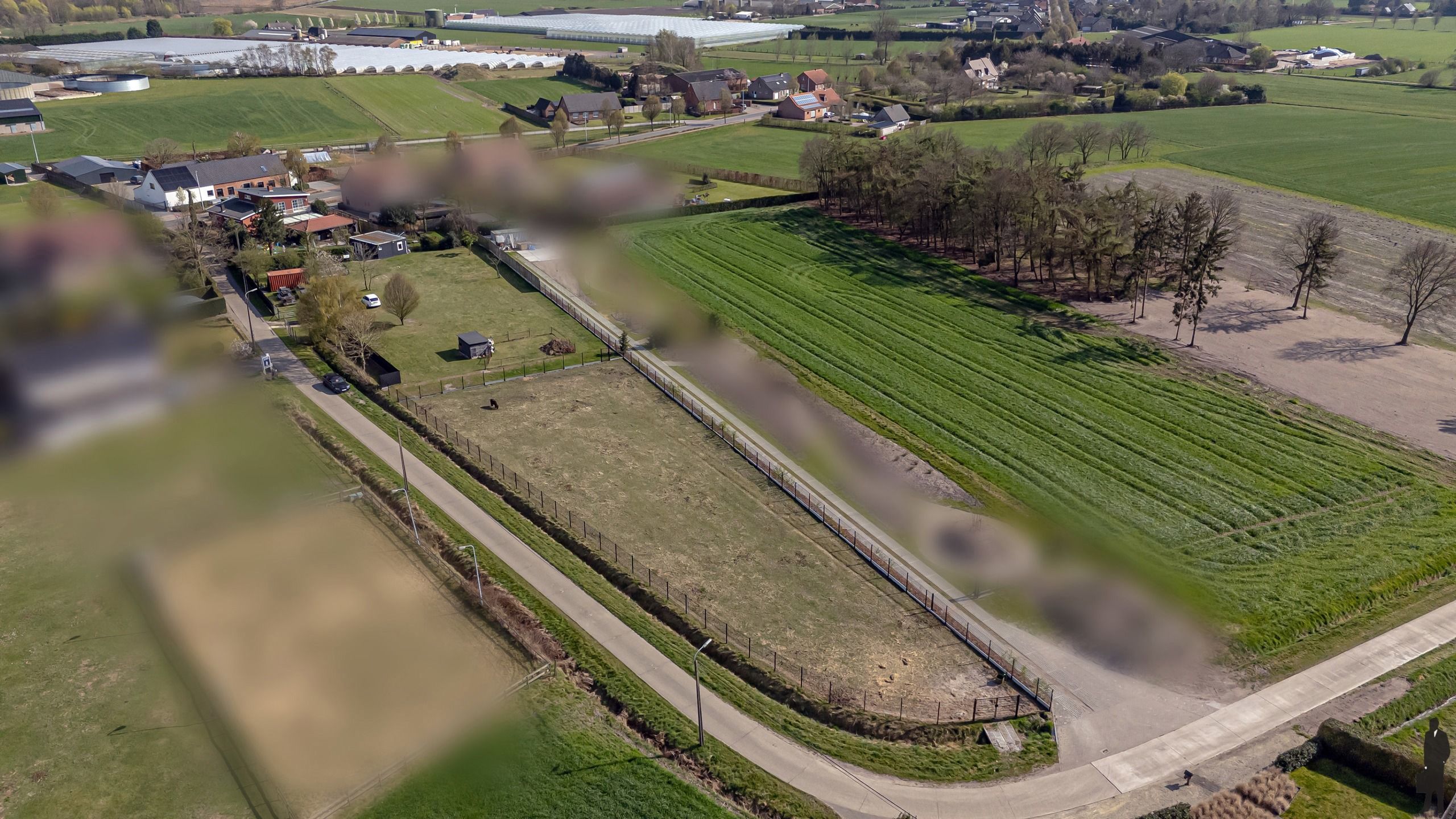 Ruime gezinswoning op een perceel van ca 5000m². foto 35