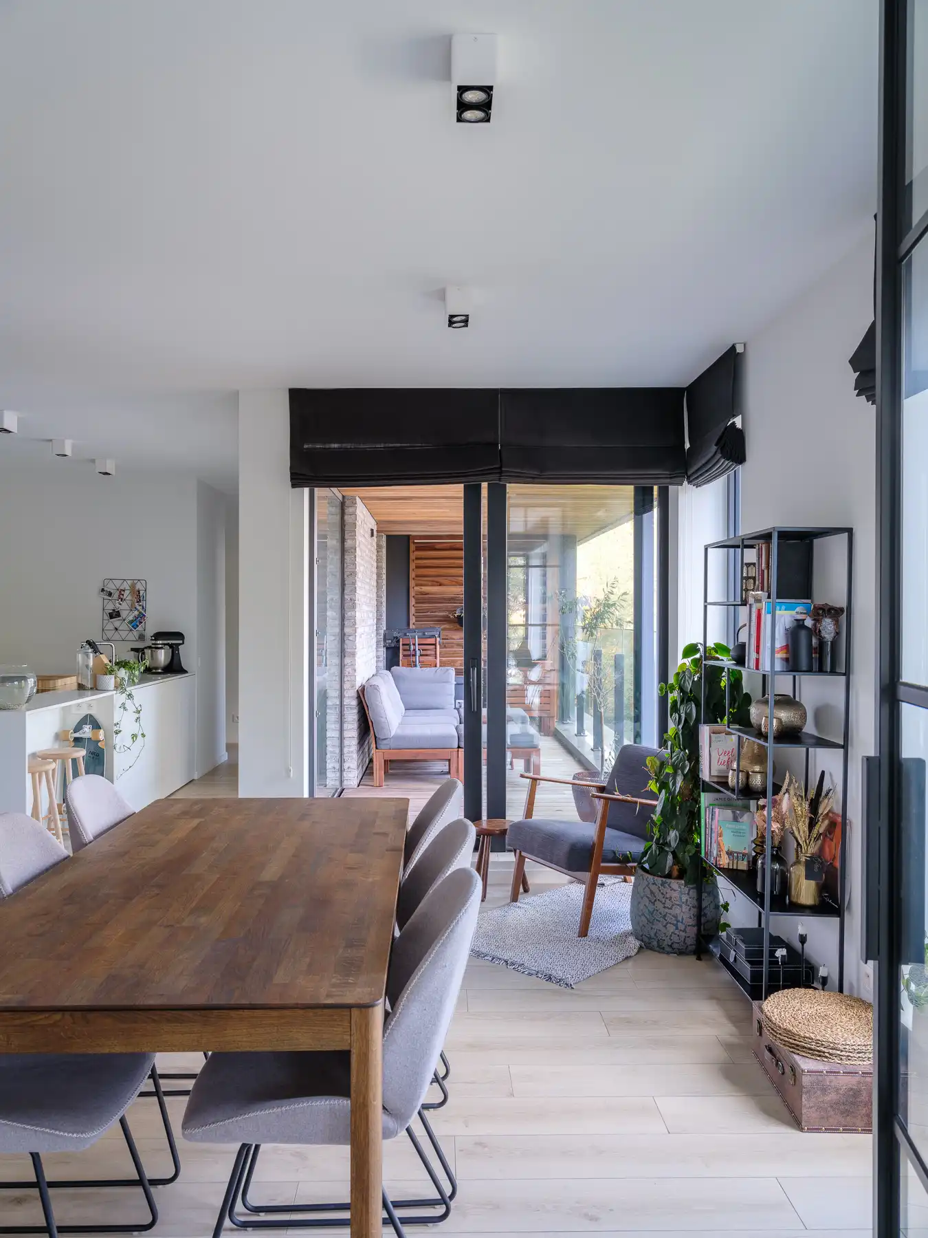 Kwalitatief afgewerkt appartement met terras foto 8