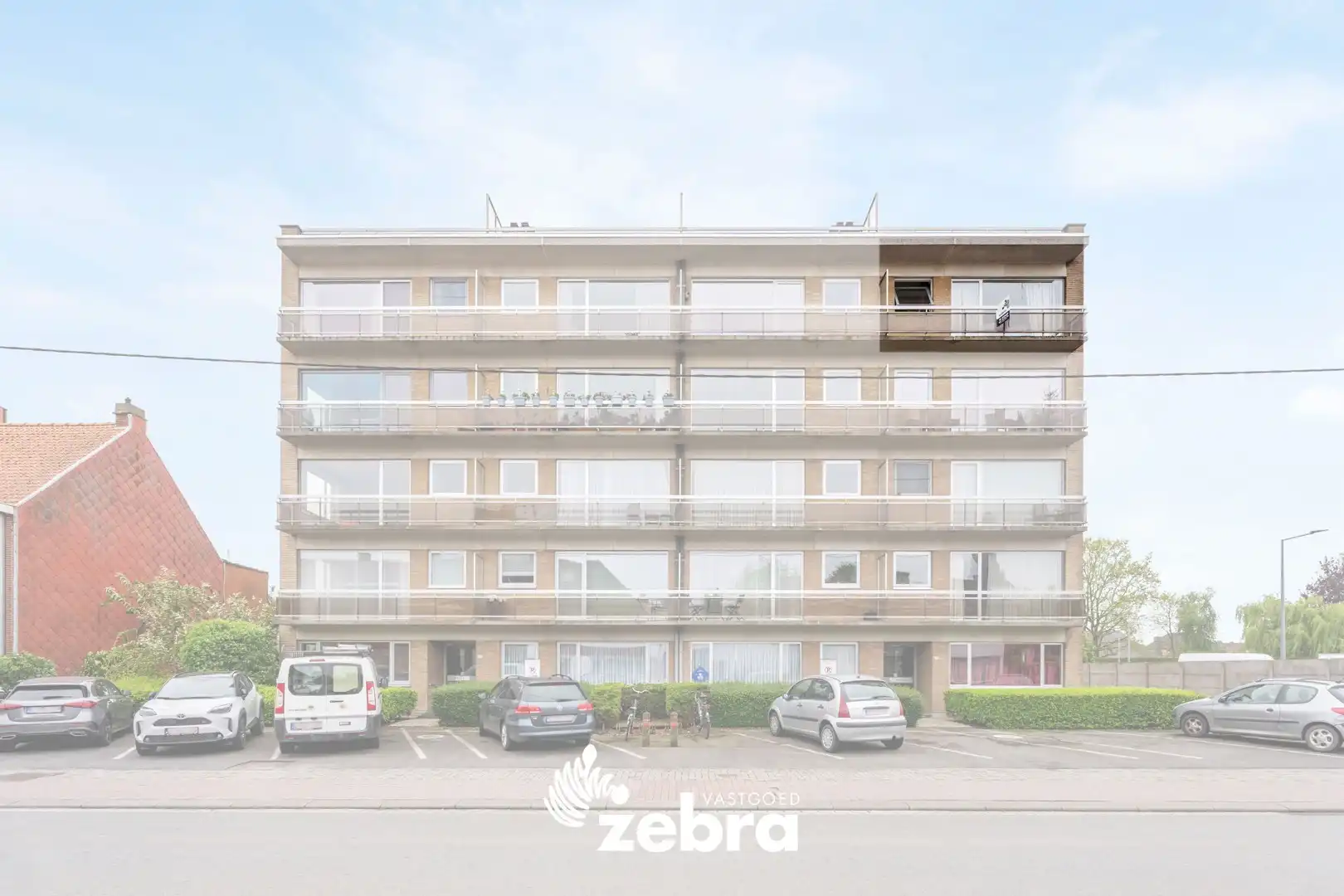 Licht op te frissen appartement op een centrale ligging te Roeselare! foto 17