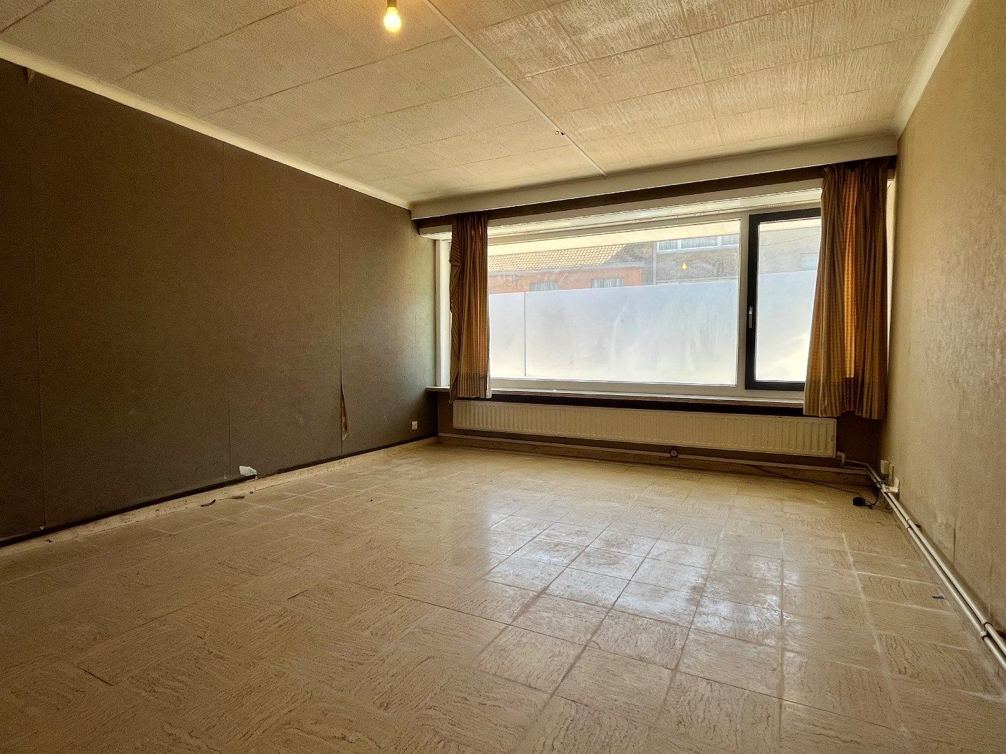 Gelijkvloers appartement te koop in Roeselare met garagebox!  foto 3