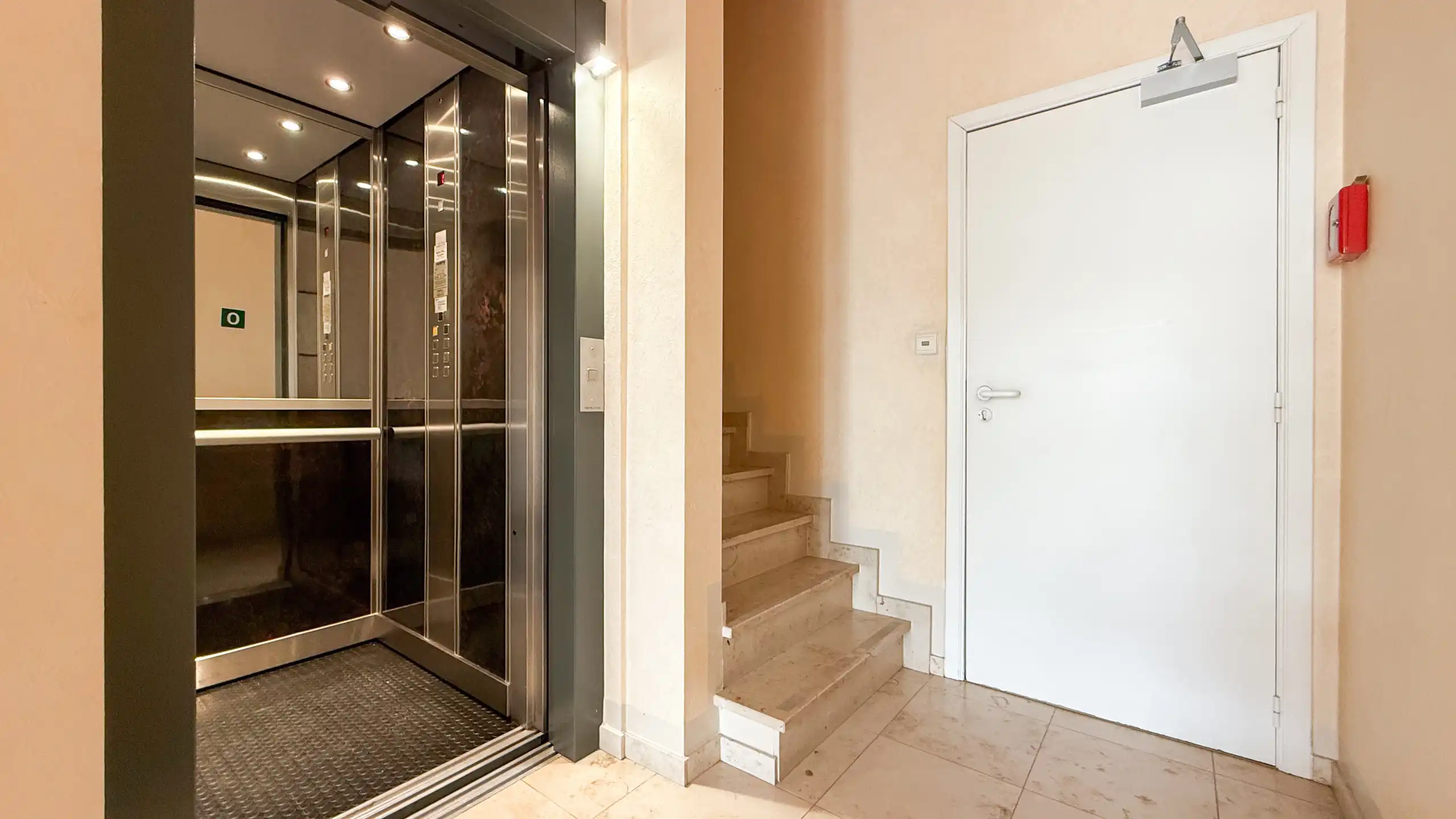 Lichtrijk appartement met zonnig terras, garage en 2slpk! foto 25