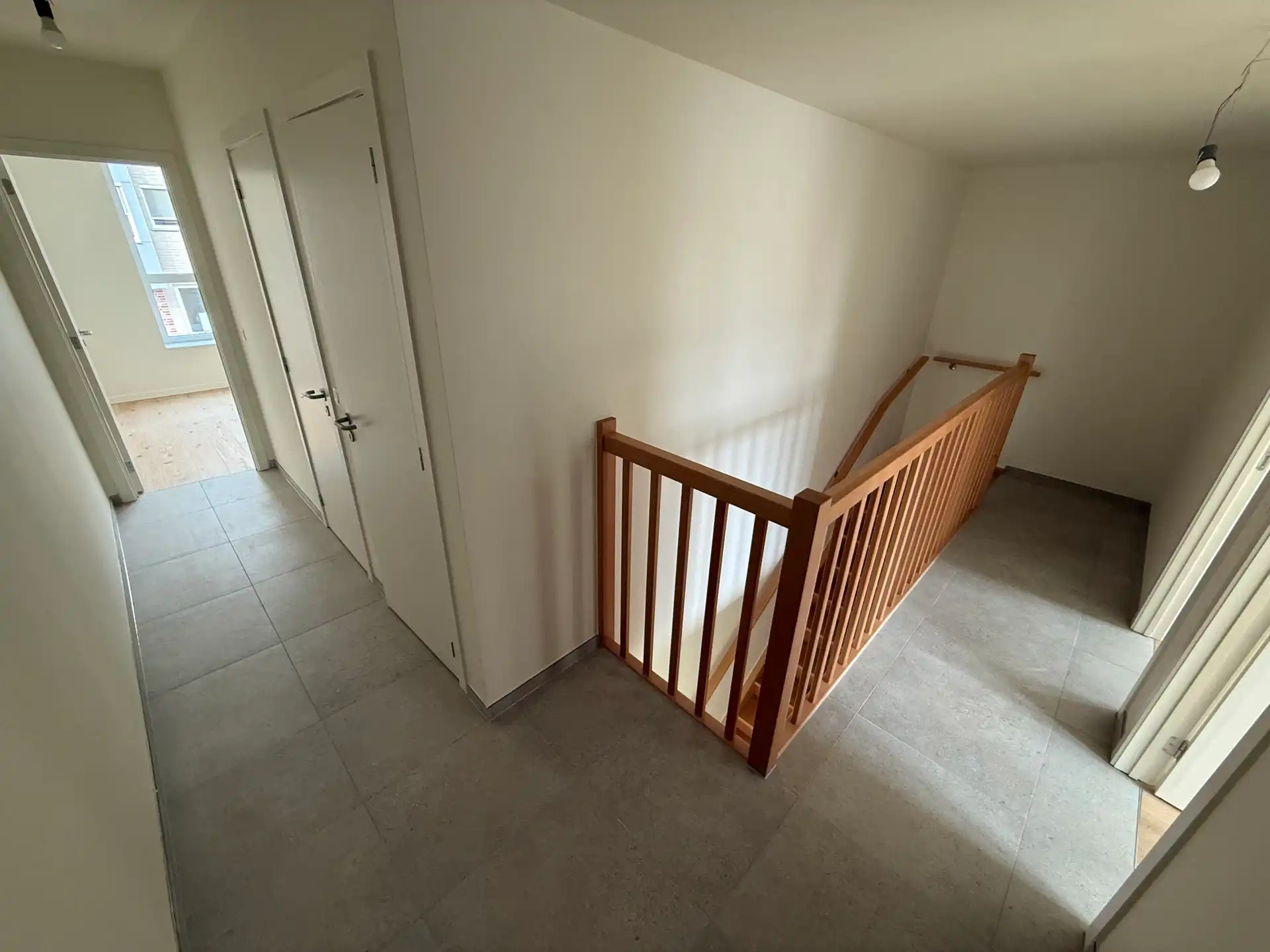 Nieuwbouwwoning met 3 slaapkamers, tuin en carport foto 7