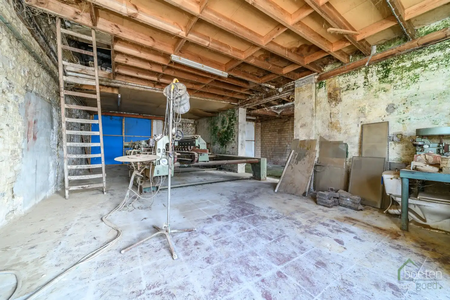 Alveringem: polyvalent eigendom met woonhuis en loodsen en met tal van mogelijkheden op strategische ligging op 4.672m² totale grondopp. foto 13