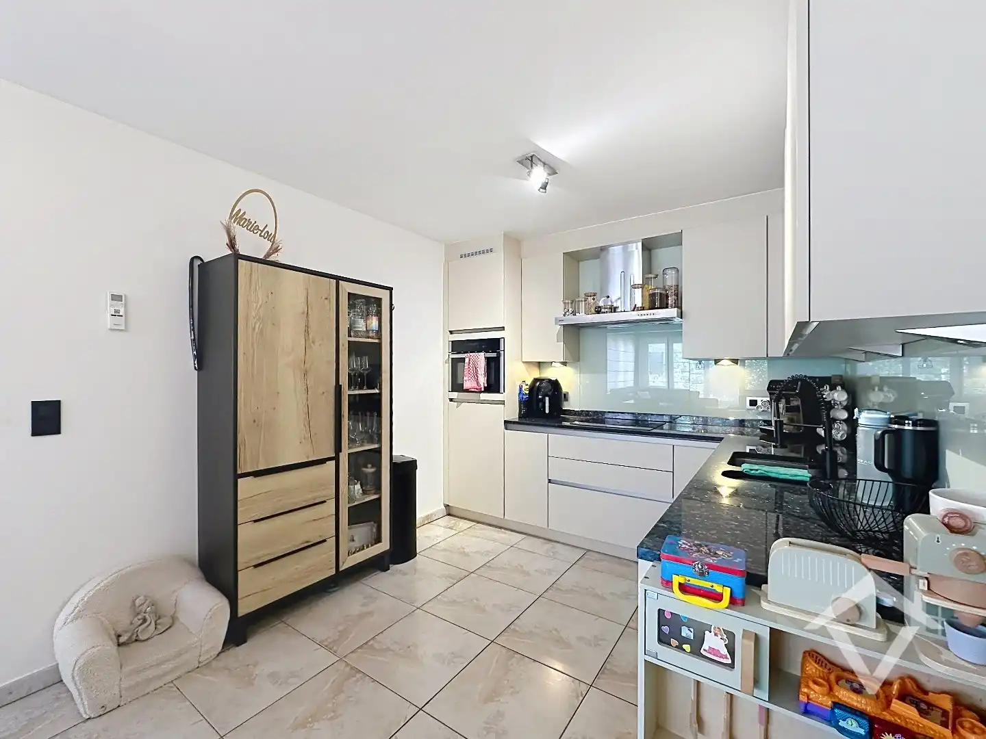 Ruim appartement met 2 slaapkamers en autostaanplaats te Koekelare foto 5