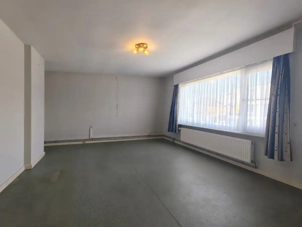 Zonnebeke - Ruime halfopen woning met 4 slaapkamers, bureel en grote tuin foto 11