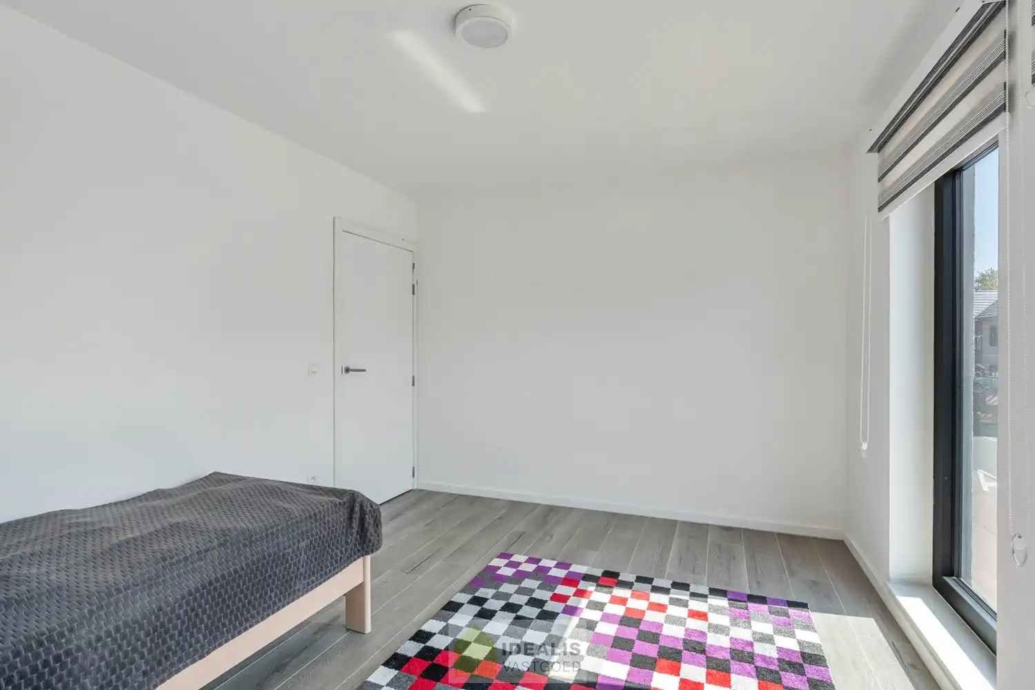 IDEALIS VASTGOED – AANGENAME INSTAPKLARE ÉÉNGEZINSWONING NABIJ HET CENTRUM VAN HEPPEN (LEOPOLDSBURG)! De woning omvat 141m² netto bewoonbare oppervlakte met een fijne leefruimte, 3 slaapkamers, eetkamer, dressing en badkamer!! Zeer geschikt voor kandidaten op zoek naar een instapklare woning met een vlotte bereikbaarheid van woonkernen als Heppen, Leopoldsburg, Beringen en Ham, tevens een vlotte verbinding naar autosnelweg E314! foto 19