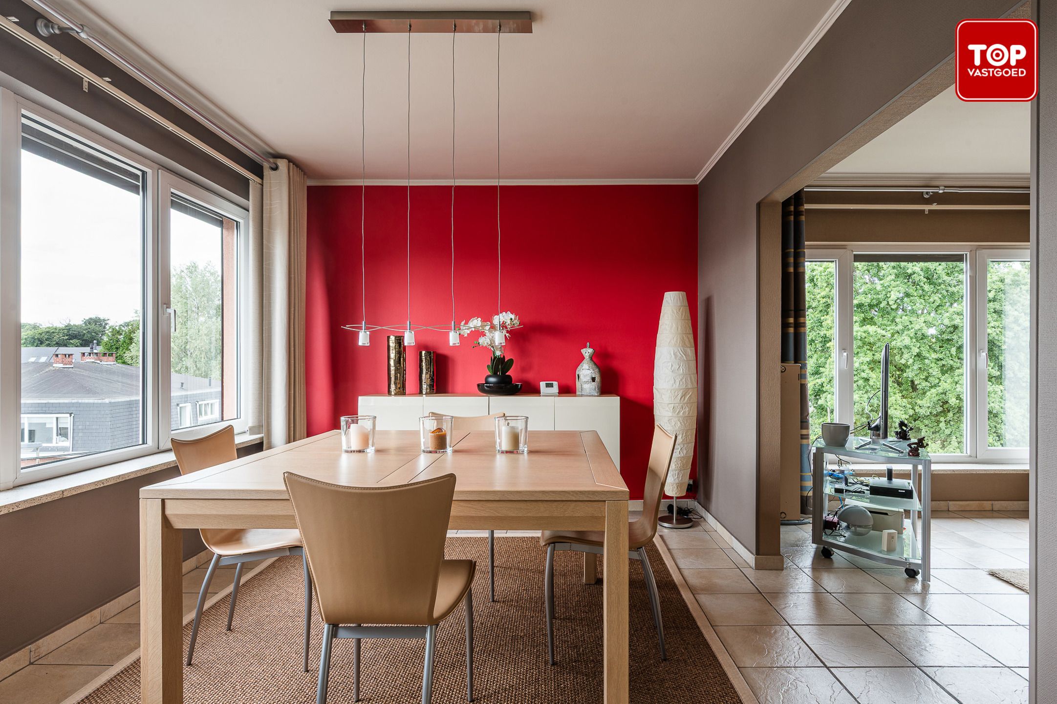 Instapklaar 2-slaapkamer appartement met garage en terras.  foto 9