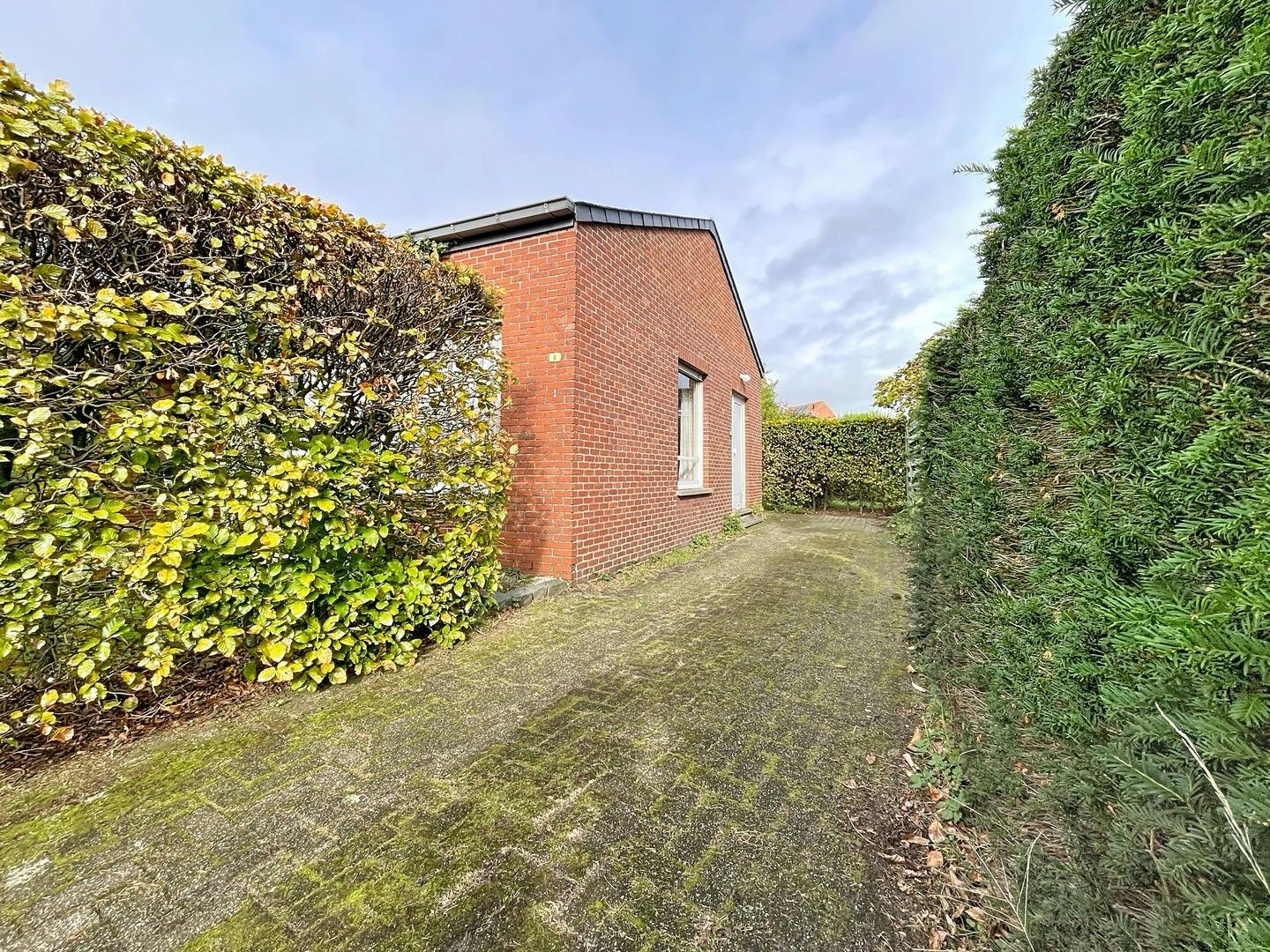 Te renoveren vrijstaande woning in Meer foto 2