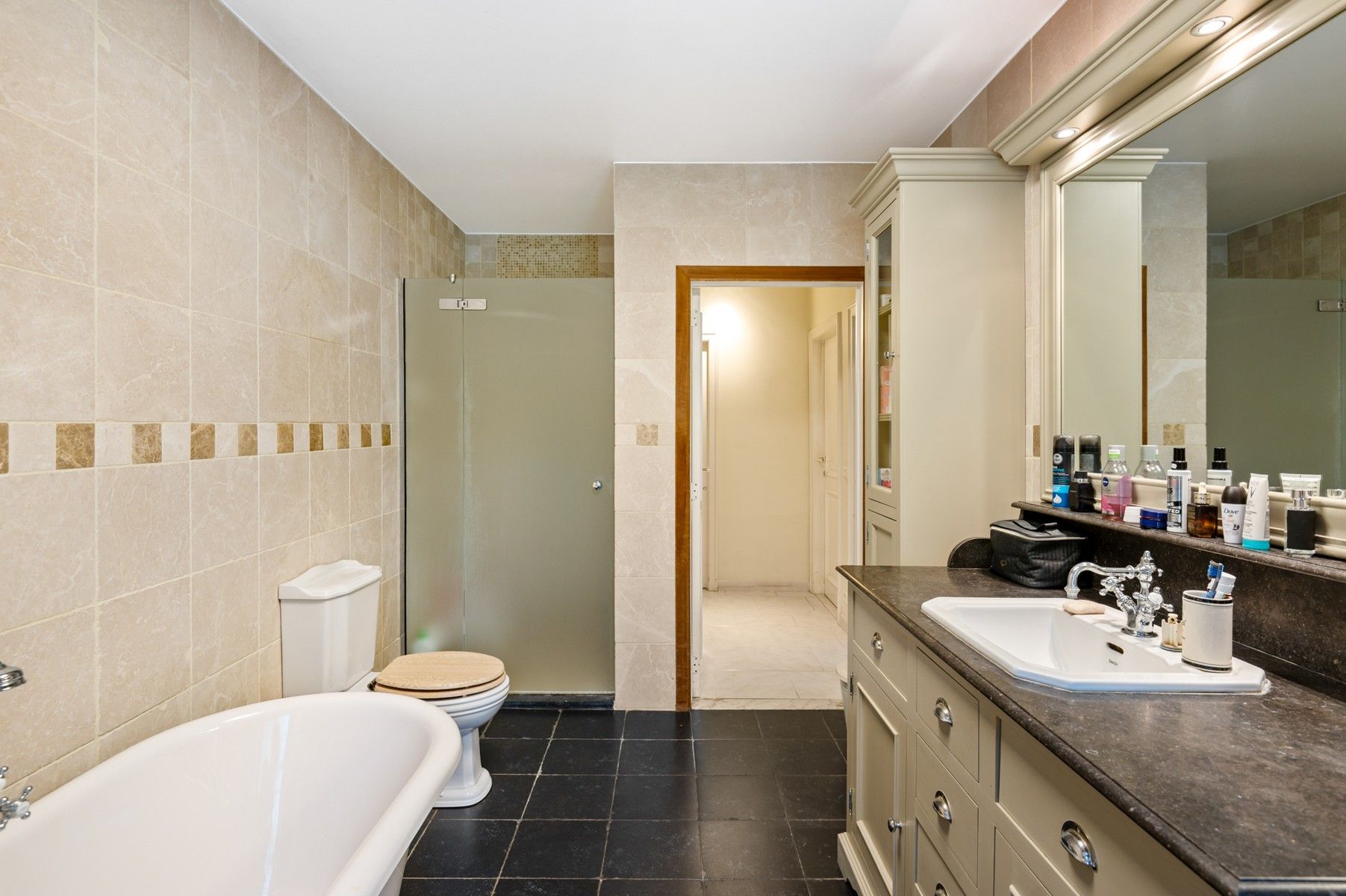 Ruime villa op toplocatie foto 18