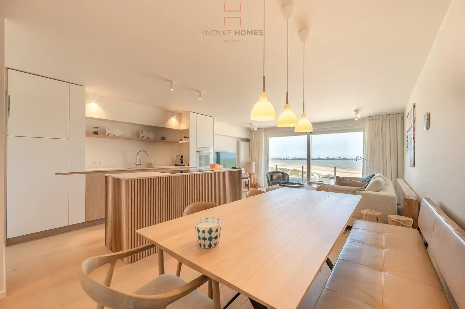 Prachtig gerenoveerd appartement met frontaal zeezicht in Duinbergen foto 5